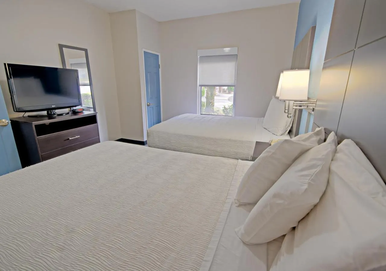 Bed in All Season Suites