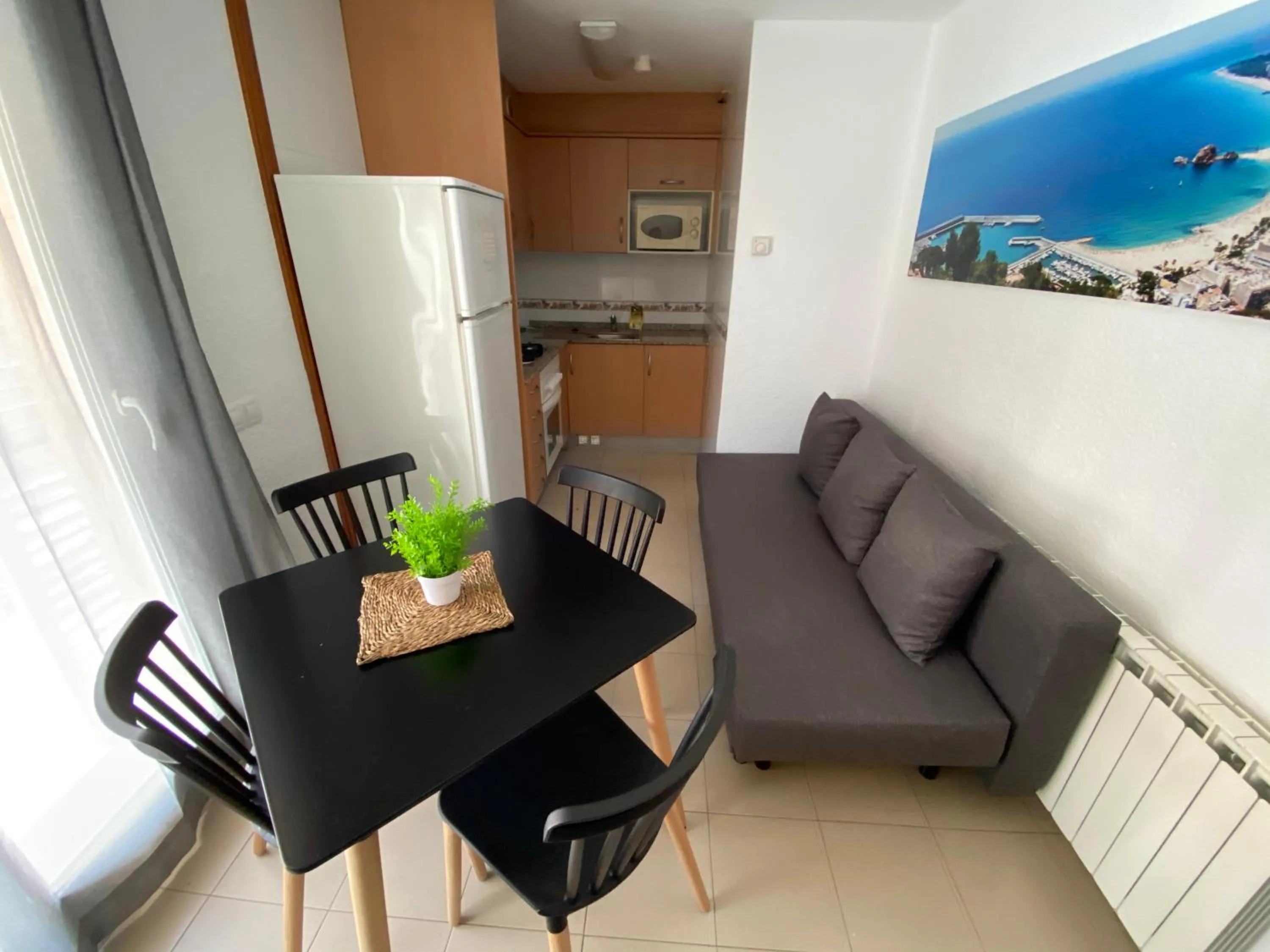 Kitchen or kitchenette in Apartamentos AR Isern