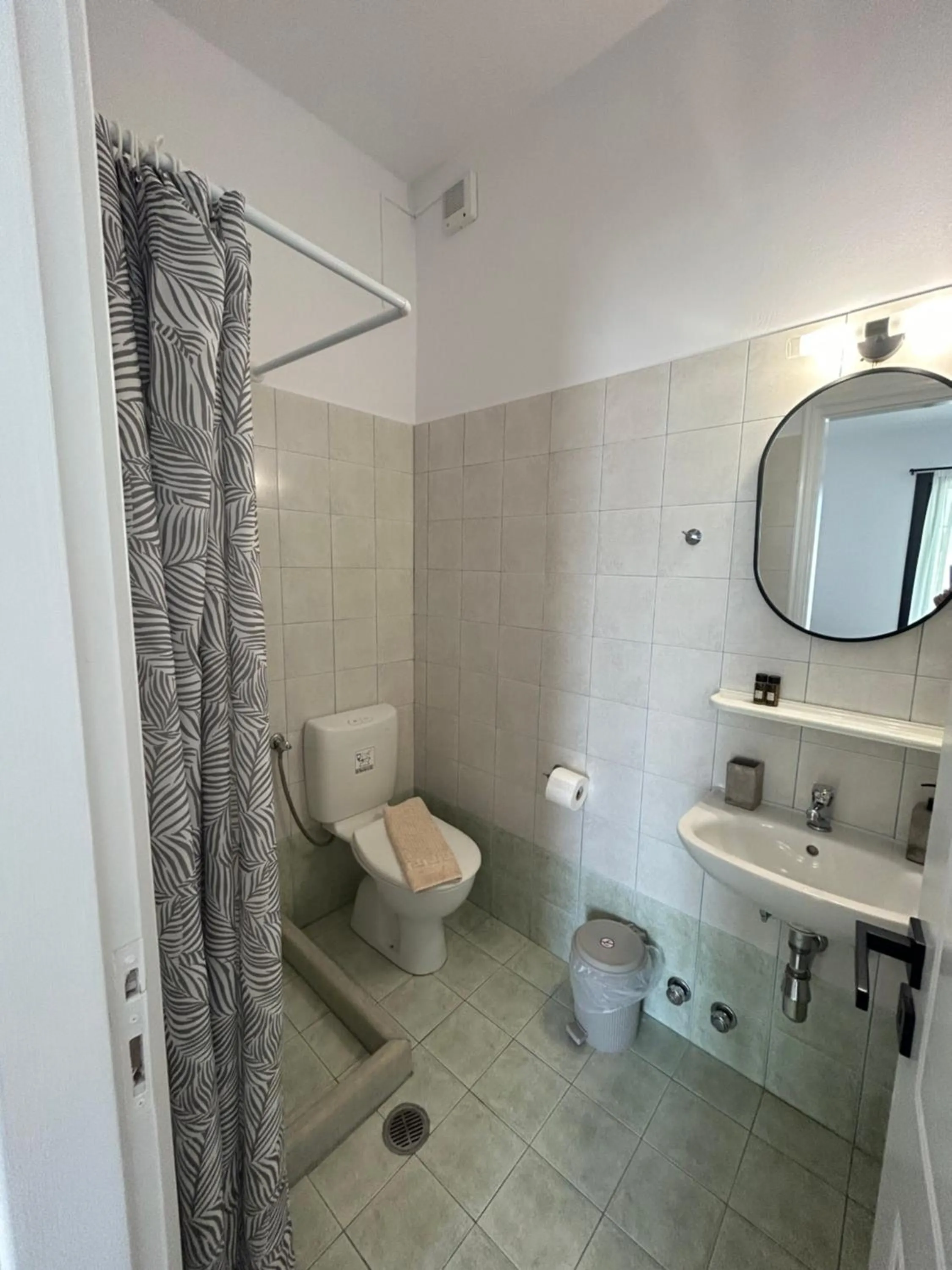 Bathroom in Zefyros Studios