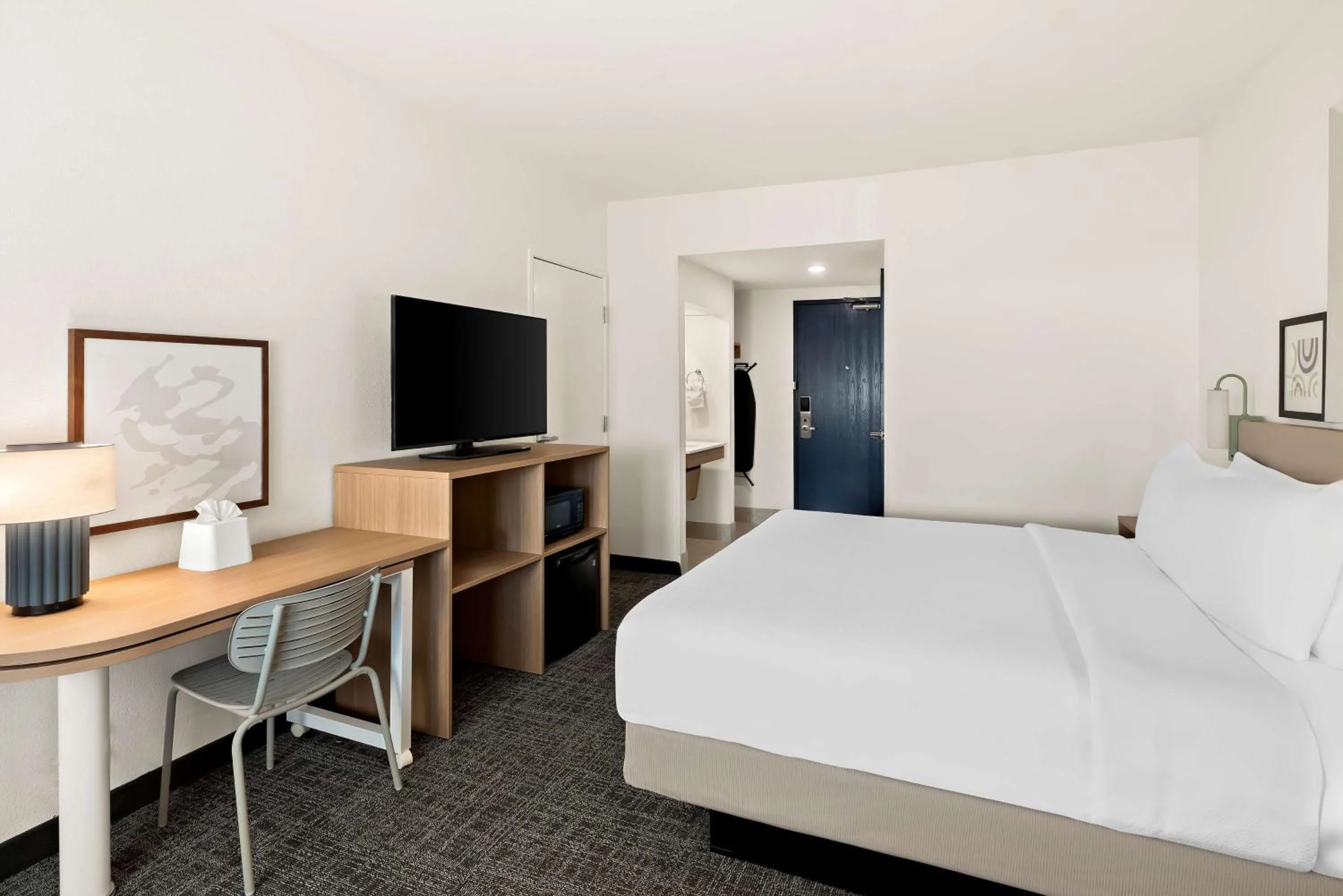 Bed in Spark by Hilton Newest Hotel in Williams CA