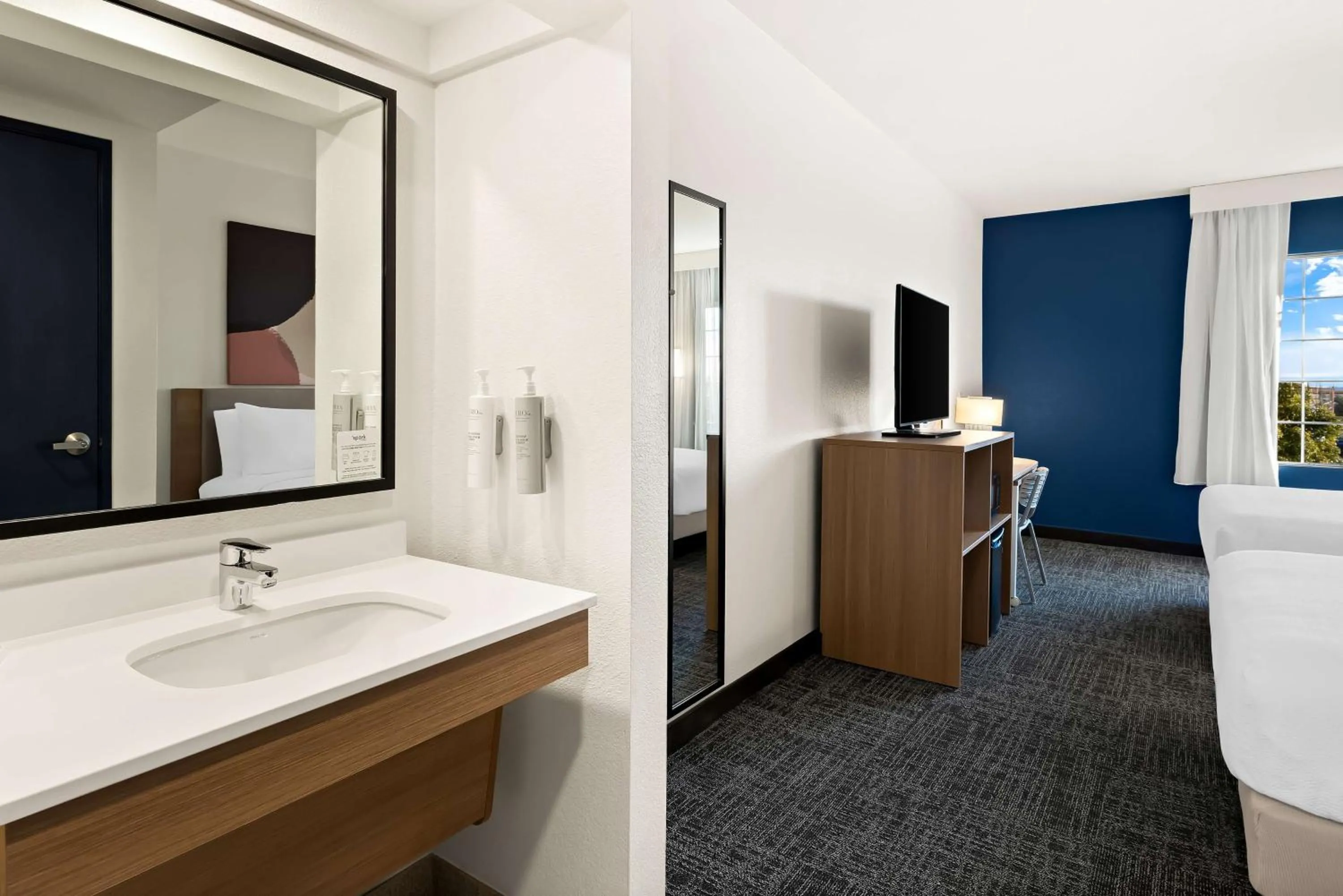 Photo of the whole room, Bed in Spark by Hilton Newest Hotel in Williams CA