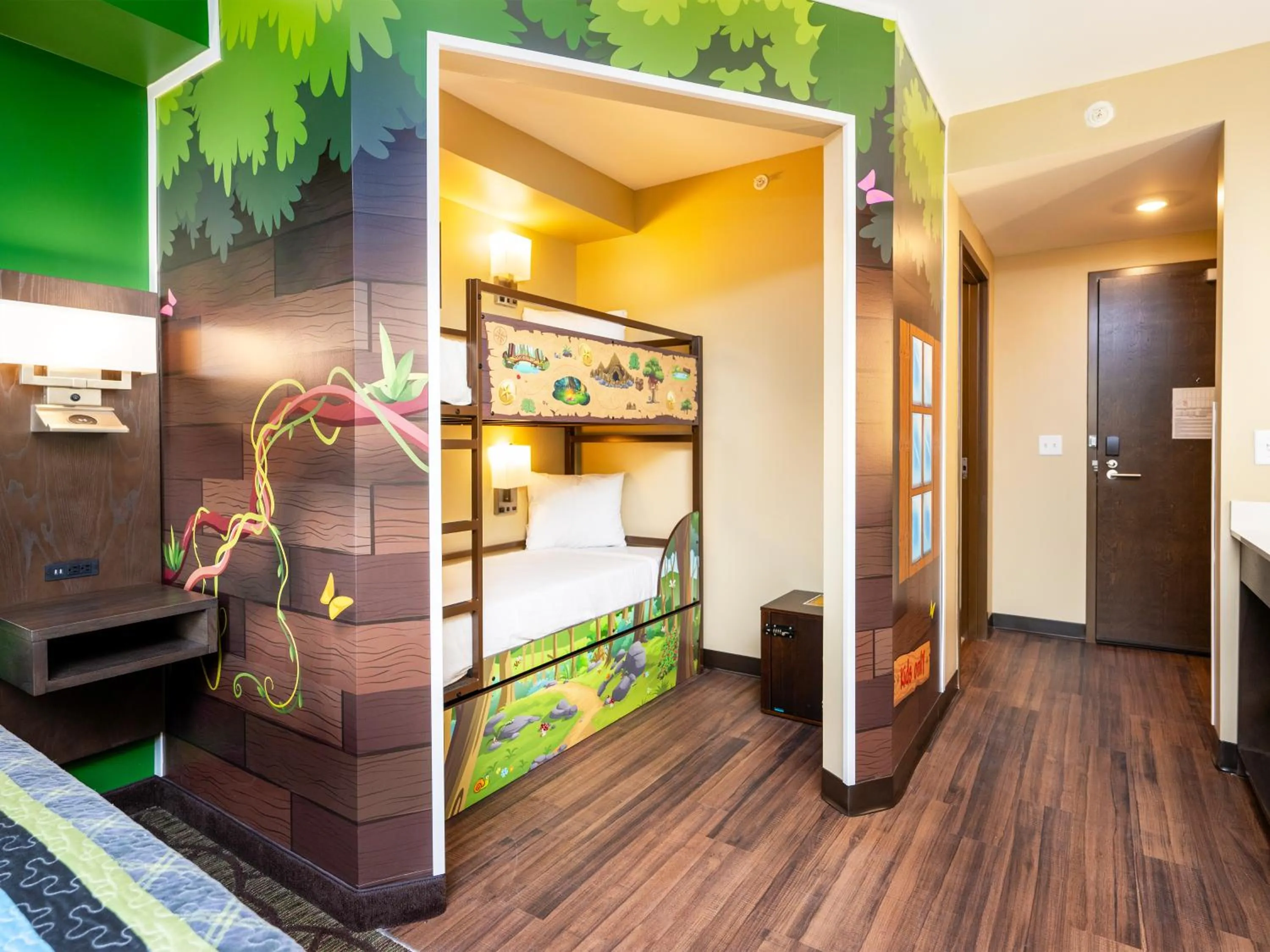 bunk bed, Bed in Country Cascades Waterpark Resort