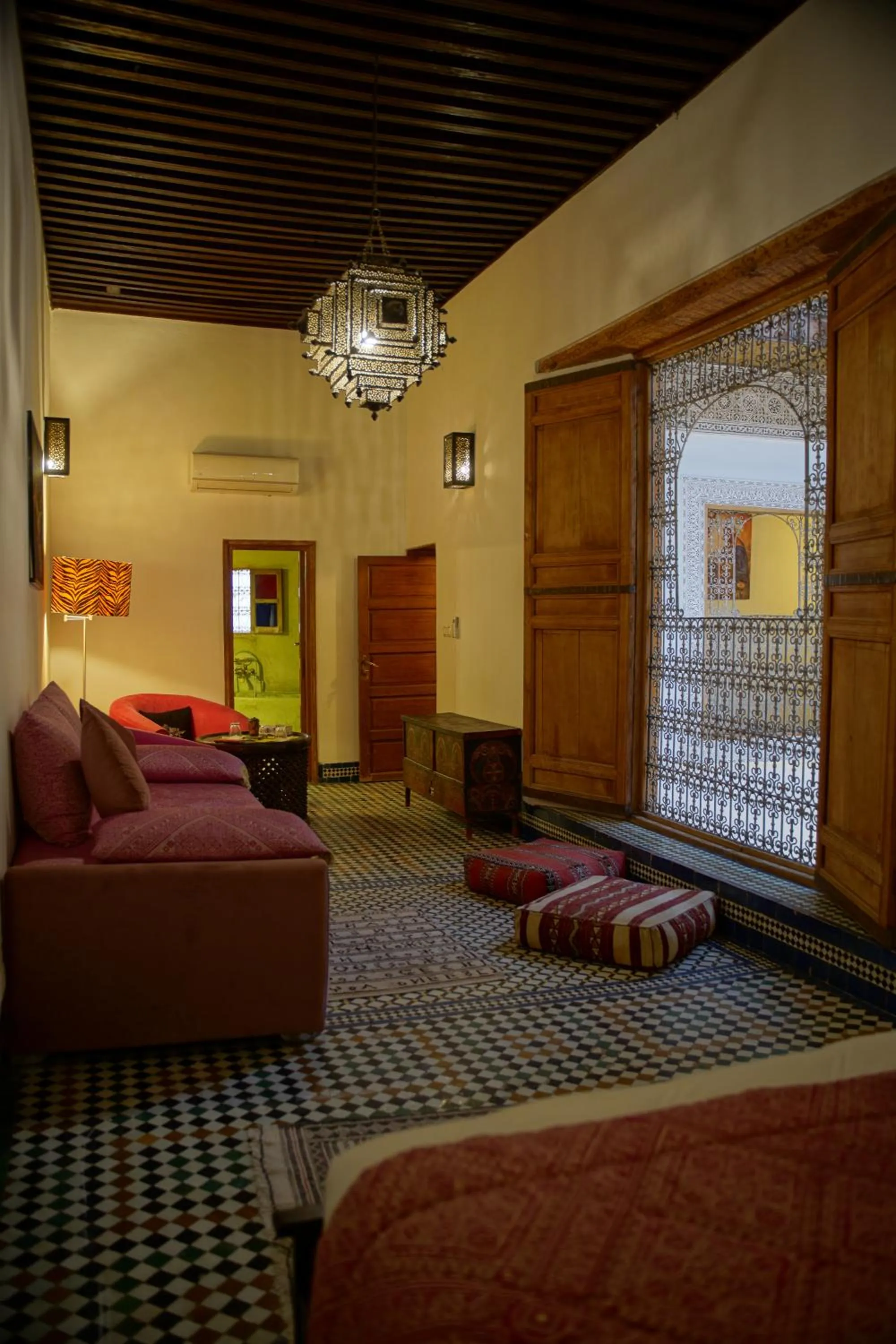 Living room, Bed in La Cheminée Bleue Fes