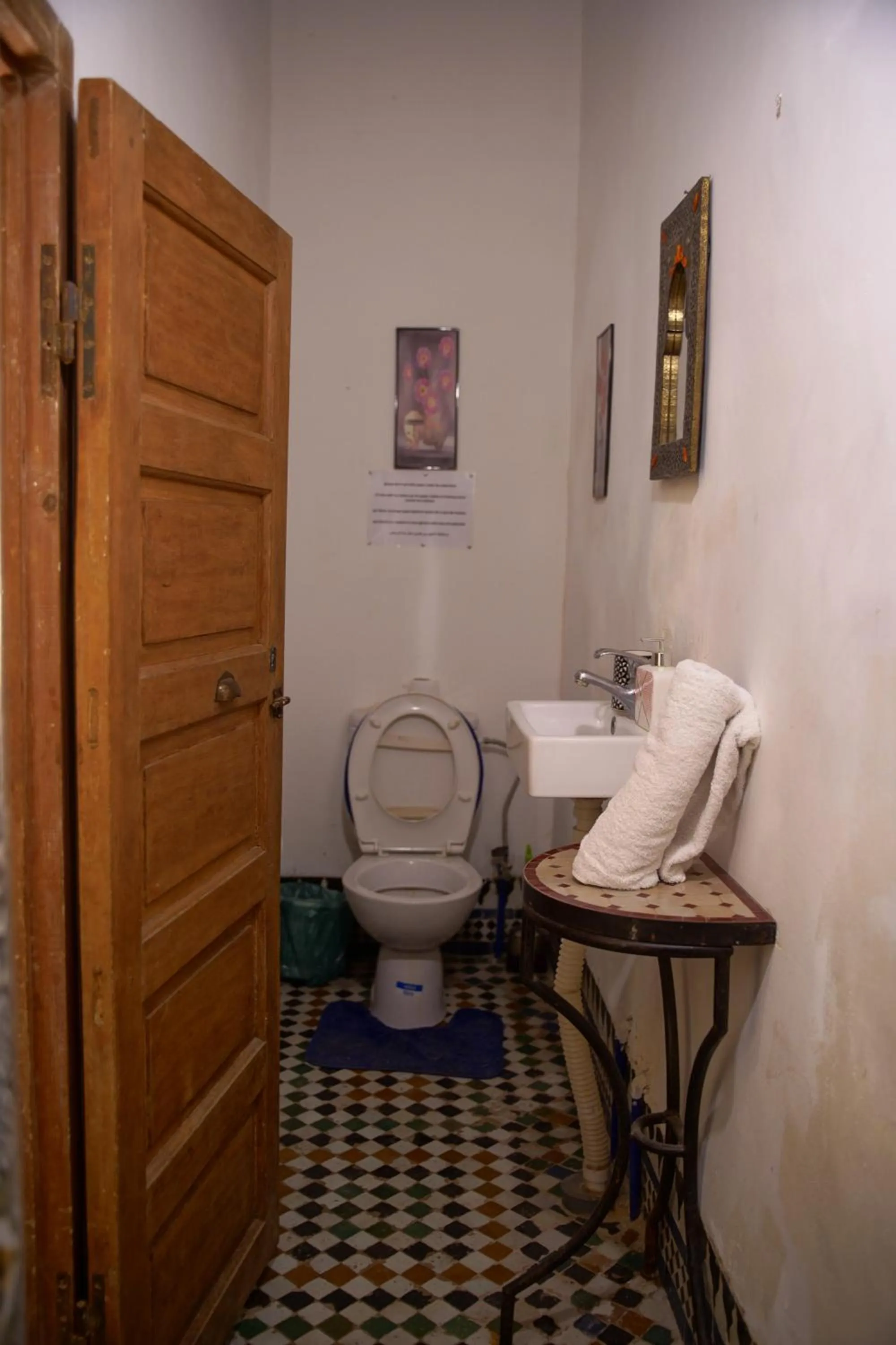 Toilet in La Cheminée Bleue Fes