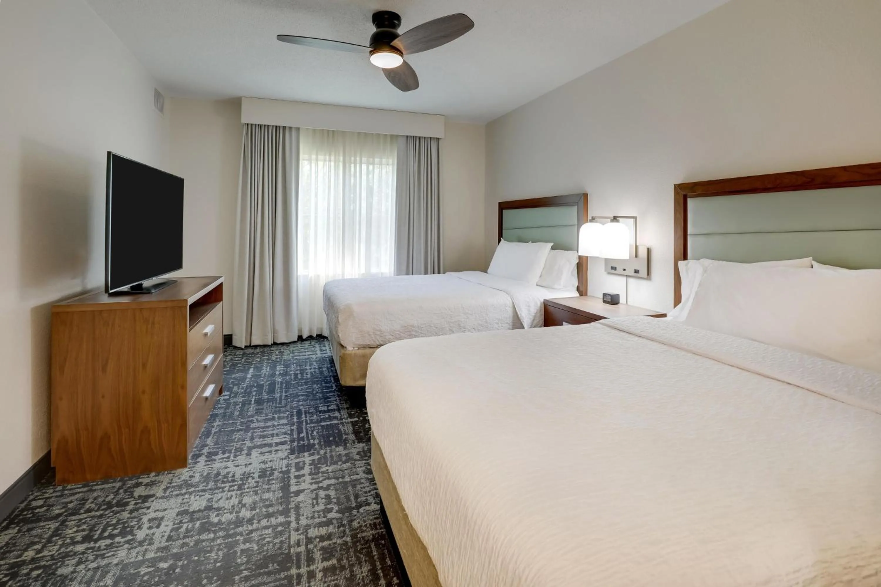 Bed in Homewood Suites by Hilton Charleston - Mount Pleasant