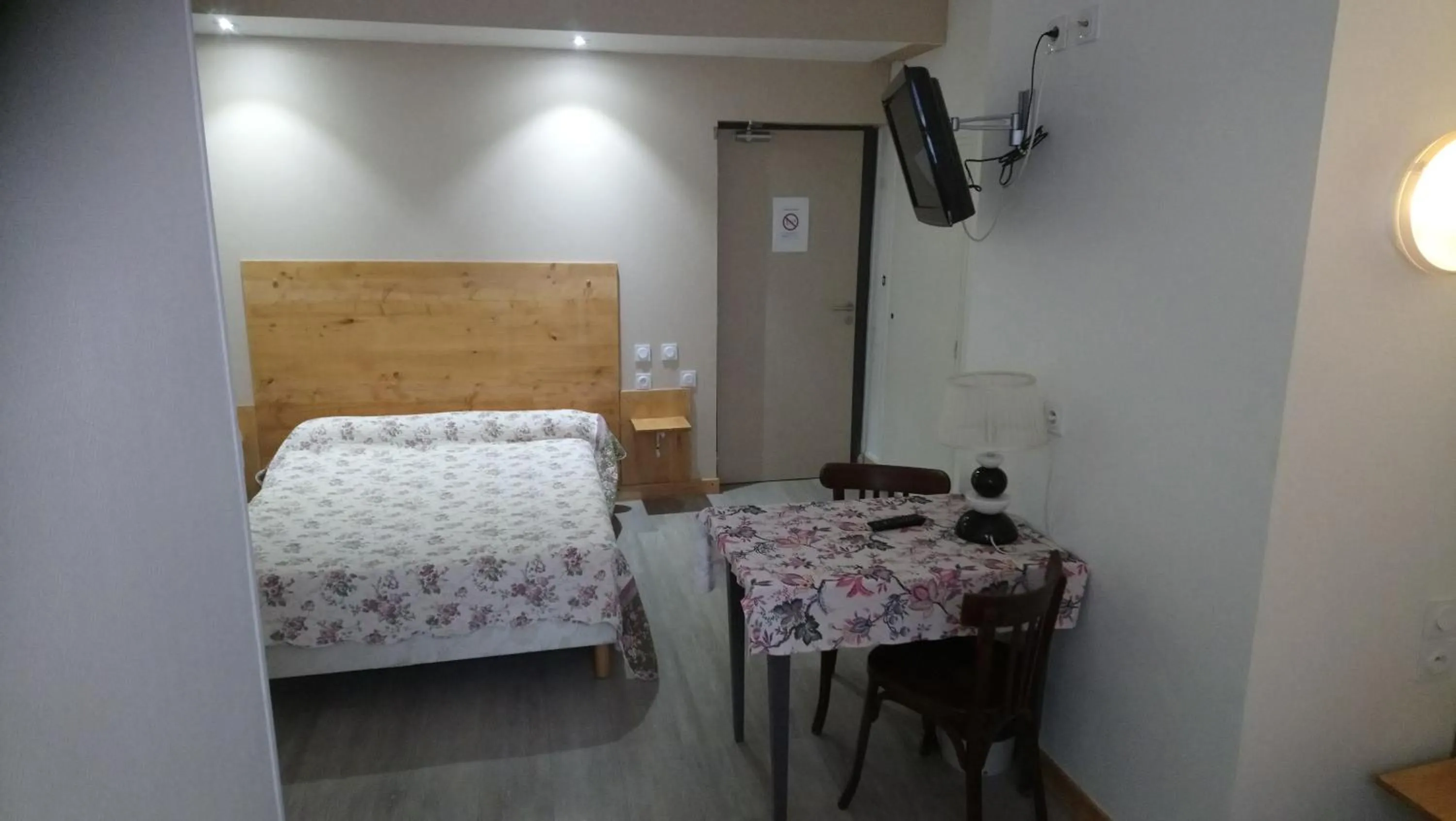 Bed in Hotel de la Poste