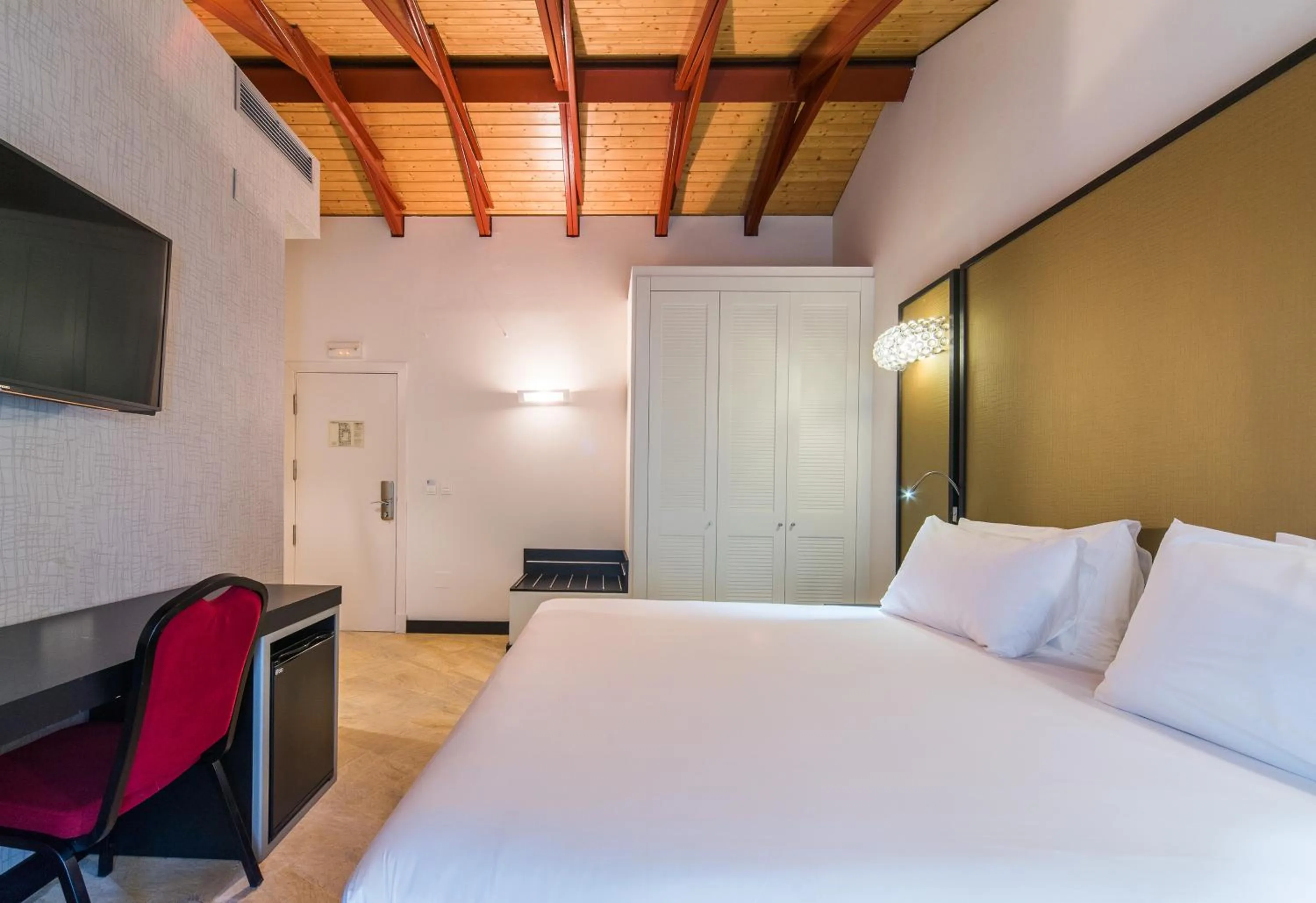 Photo of the whole room, Bed in Hotel Palacio Marqués de Arizón