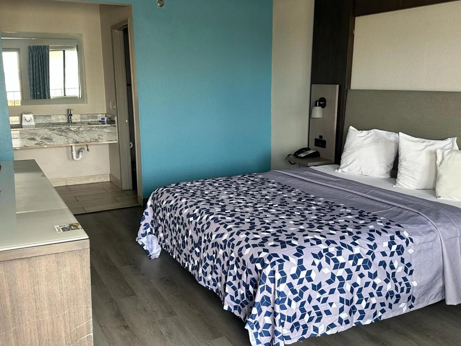 Bed in Days Inn by Wyndham El Paso Airport East