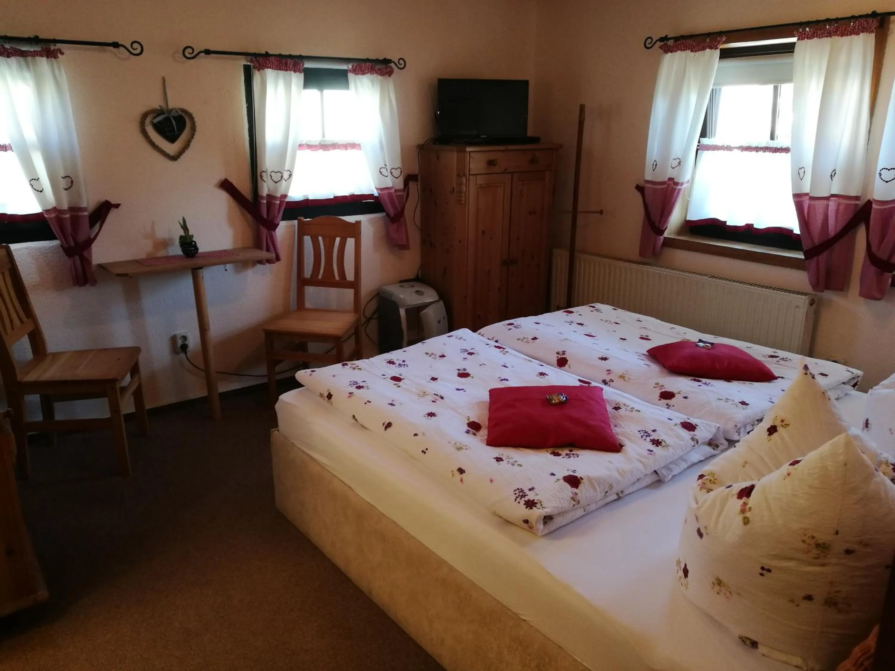 Bed in Elbhangzimmer Dresden