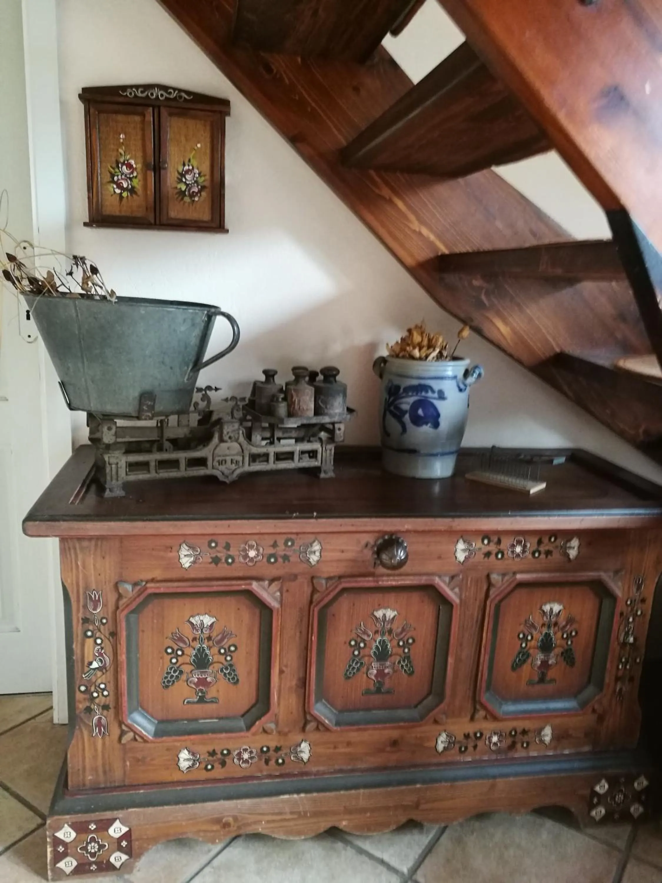 Decorative detail in Elbhangzimmer Dresden