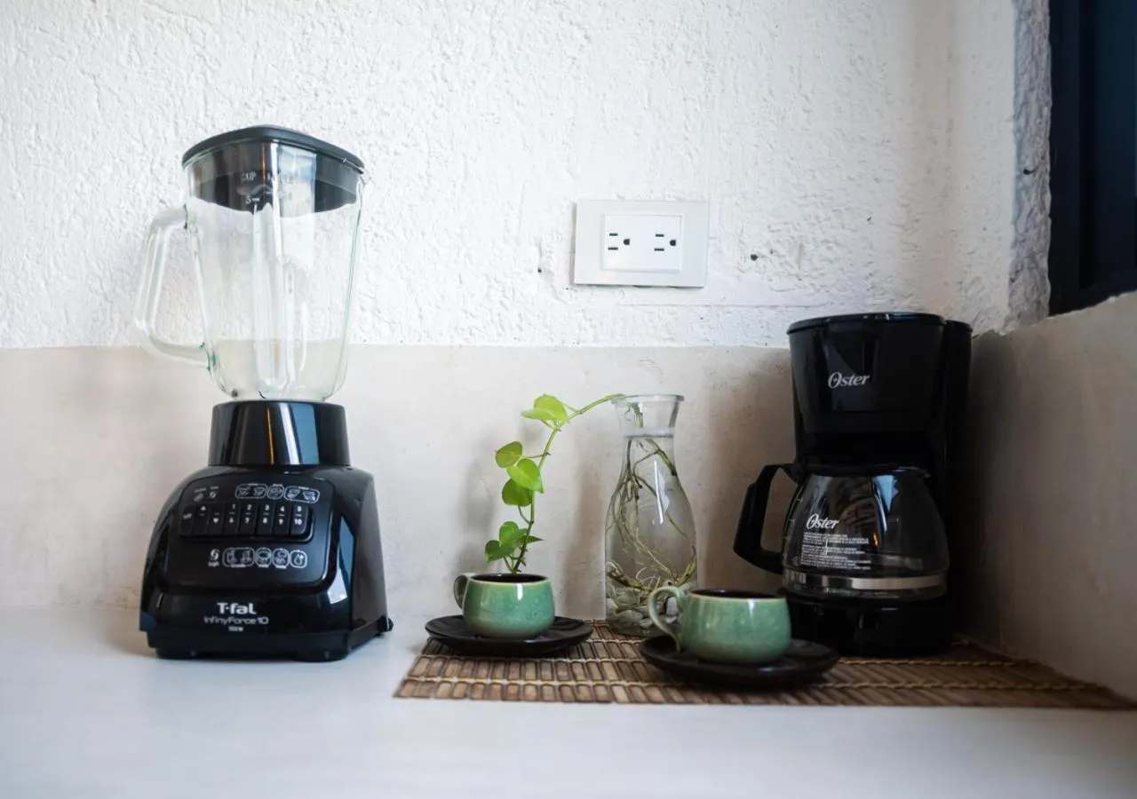 Coffee/tea facilities in Villa Los Mangles Boutique Hotel