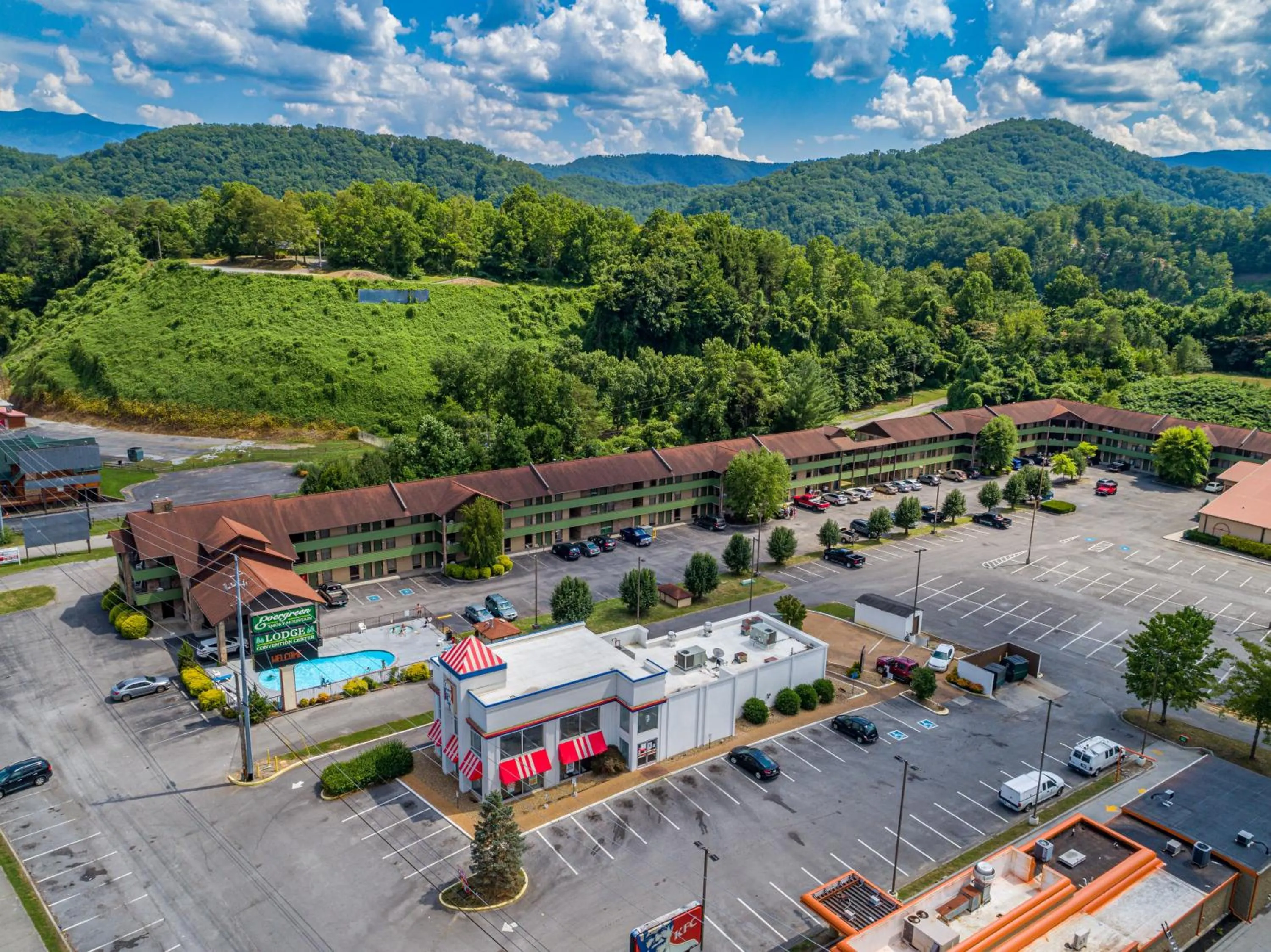 Property building in Days Inn By Wyndham Pigeon Forge South