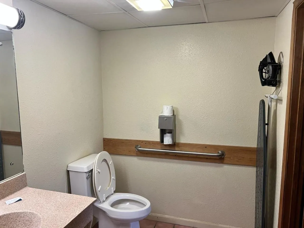 Bathroom in Days Inn By Wyndham Pigeon Forge South