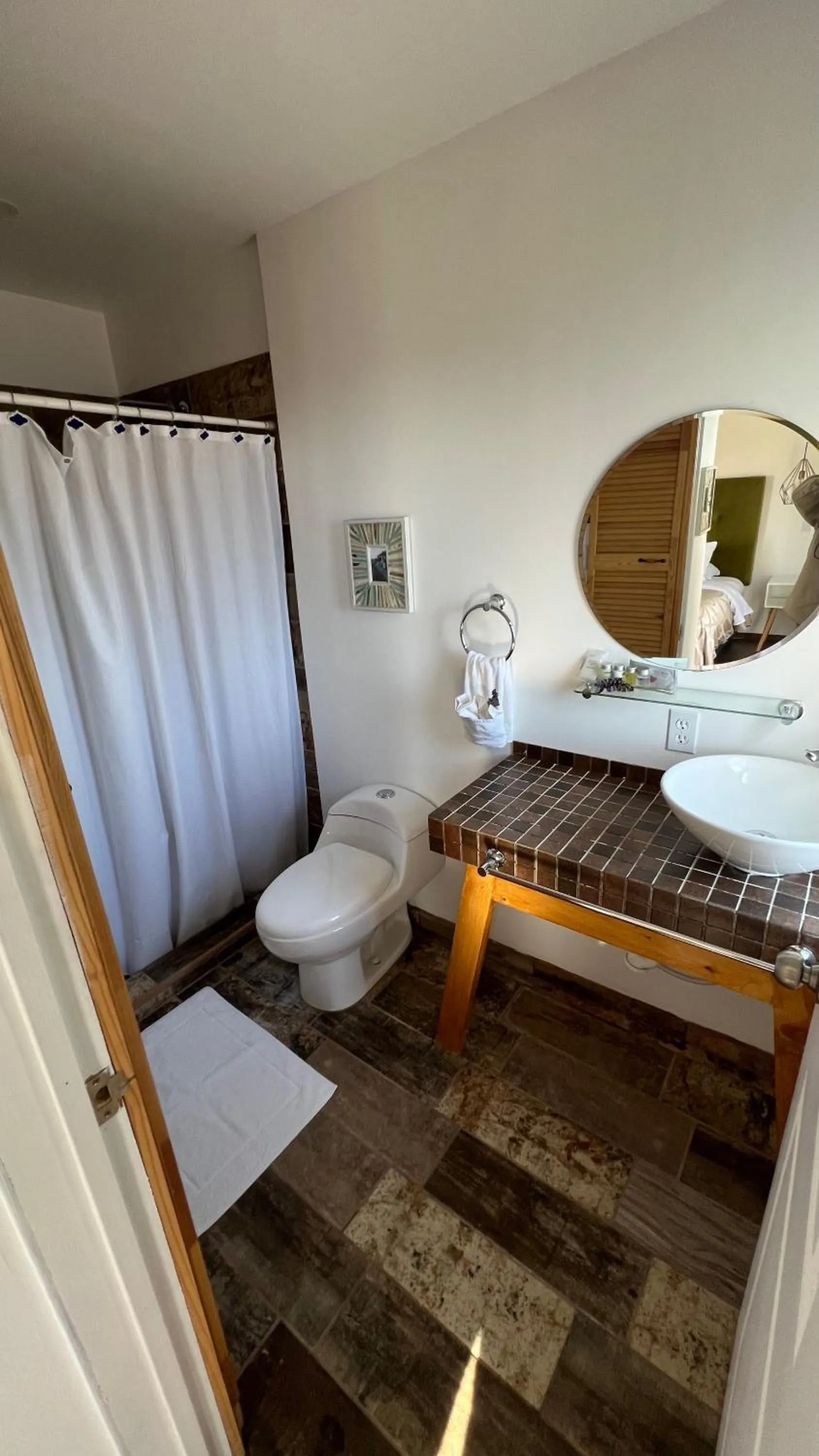 Toilet in Santerra, Valle de Guadalupe