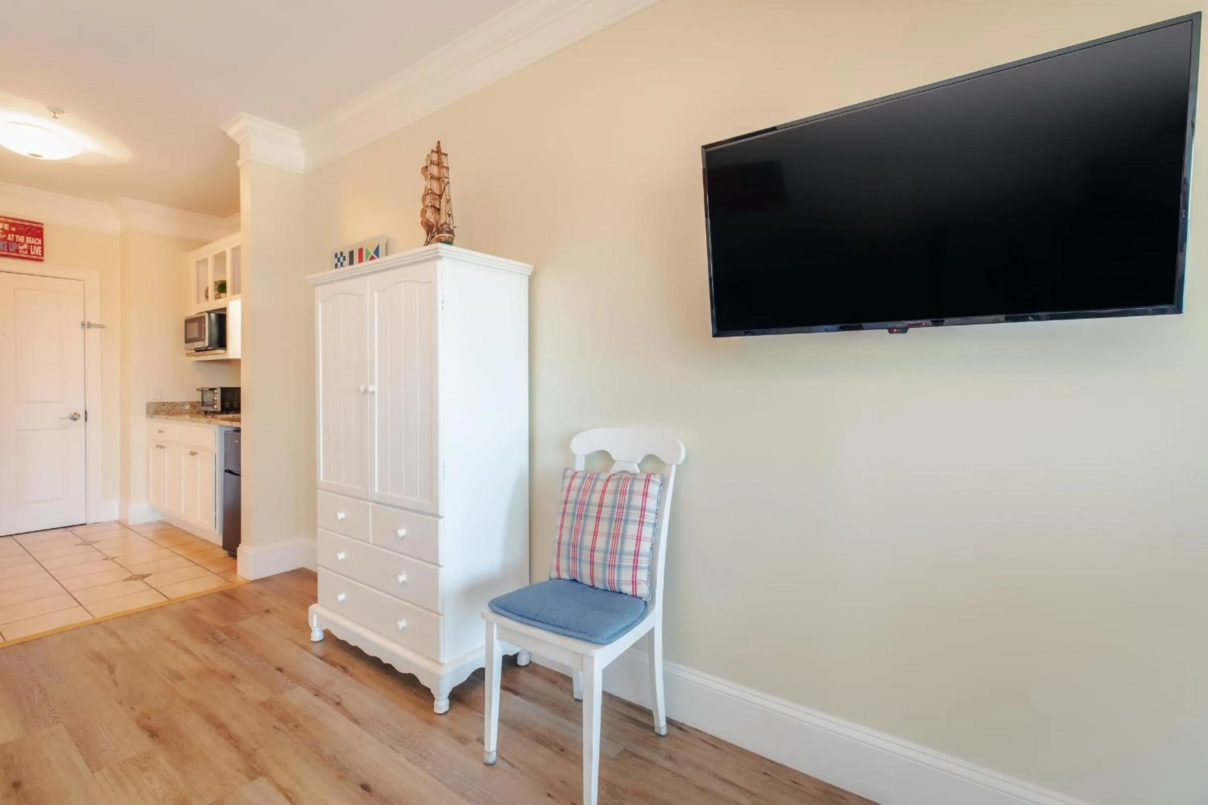 Atlantic Breeze Suites