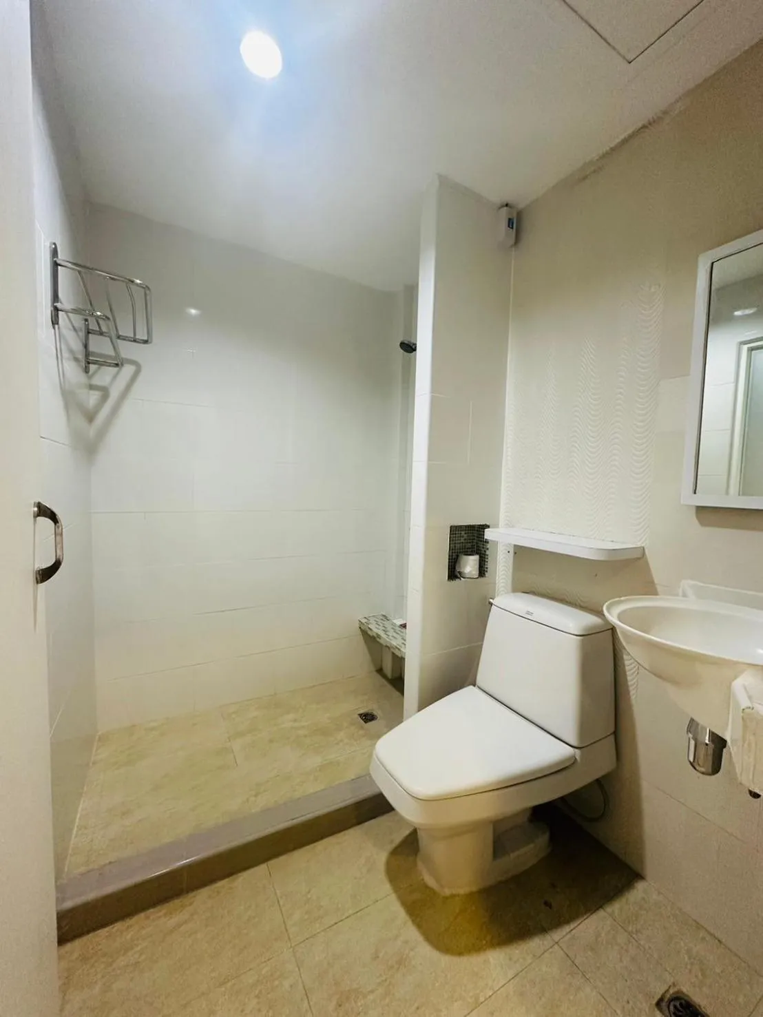 Bathroom in Royal Garden Home Hotel