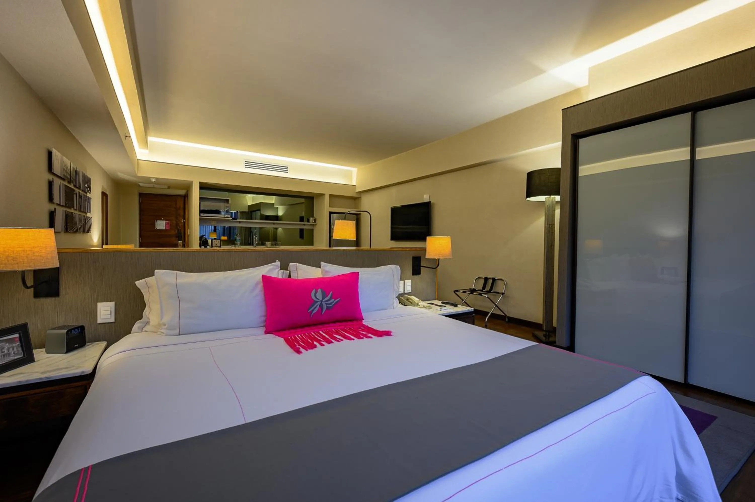 Bed in Las Suites Campos Eliseos