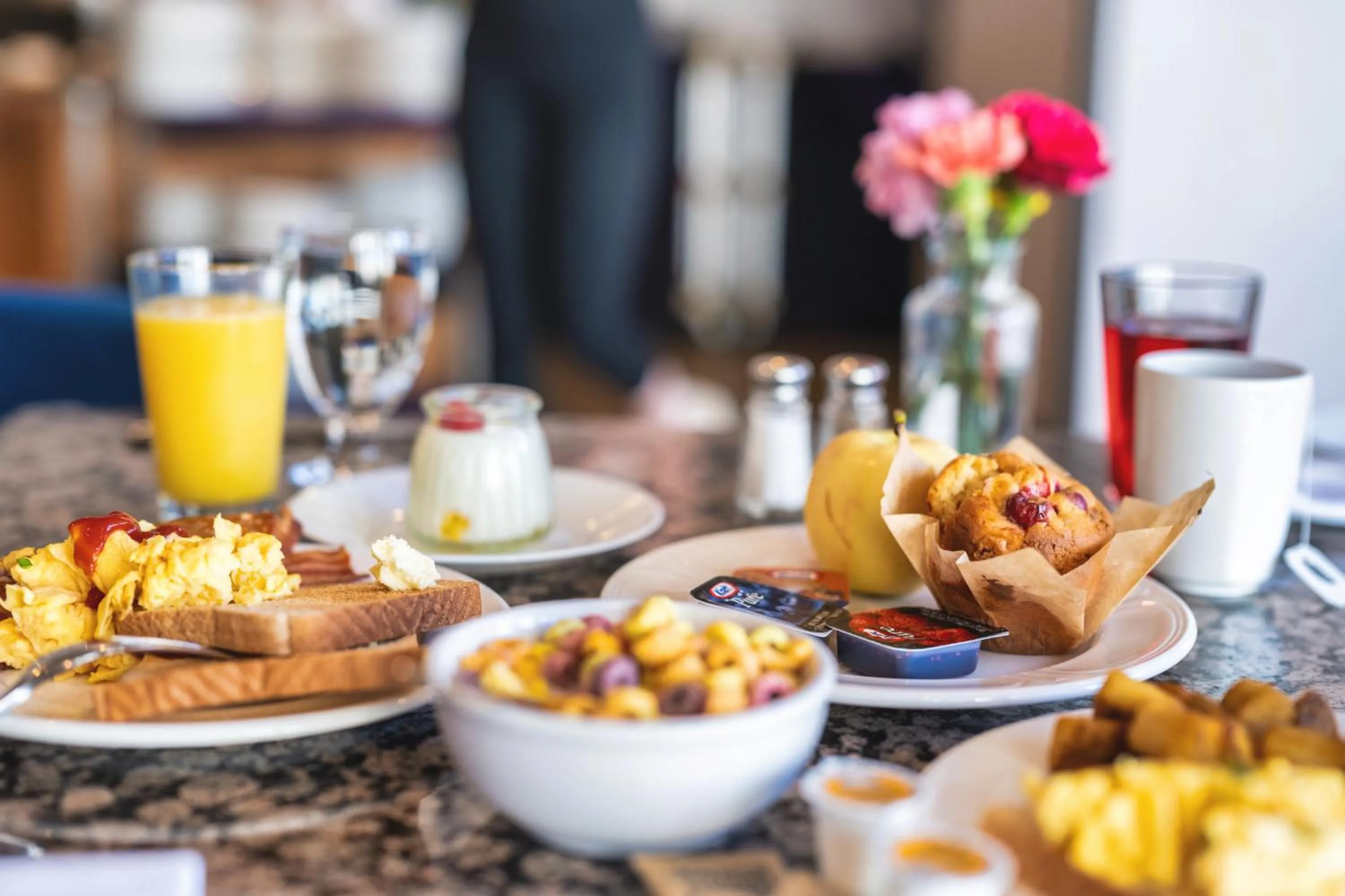 Breakfast in Coast Discovery Inn
