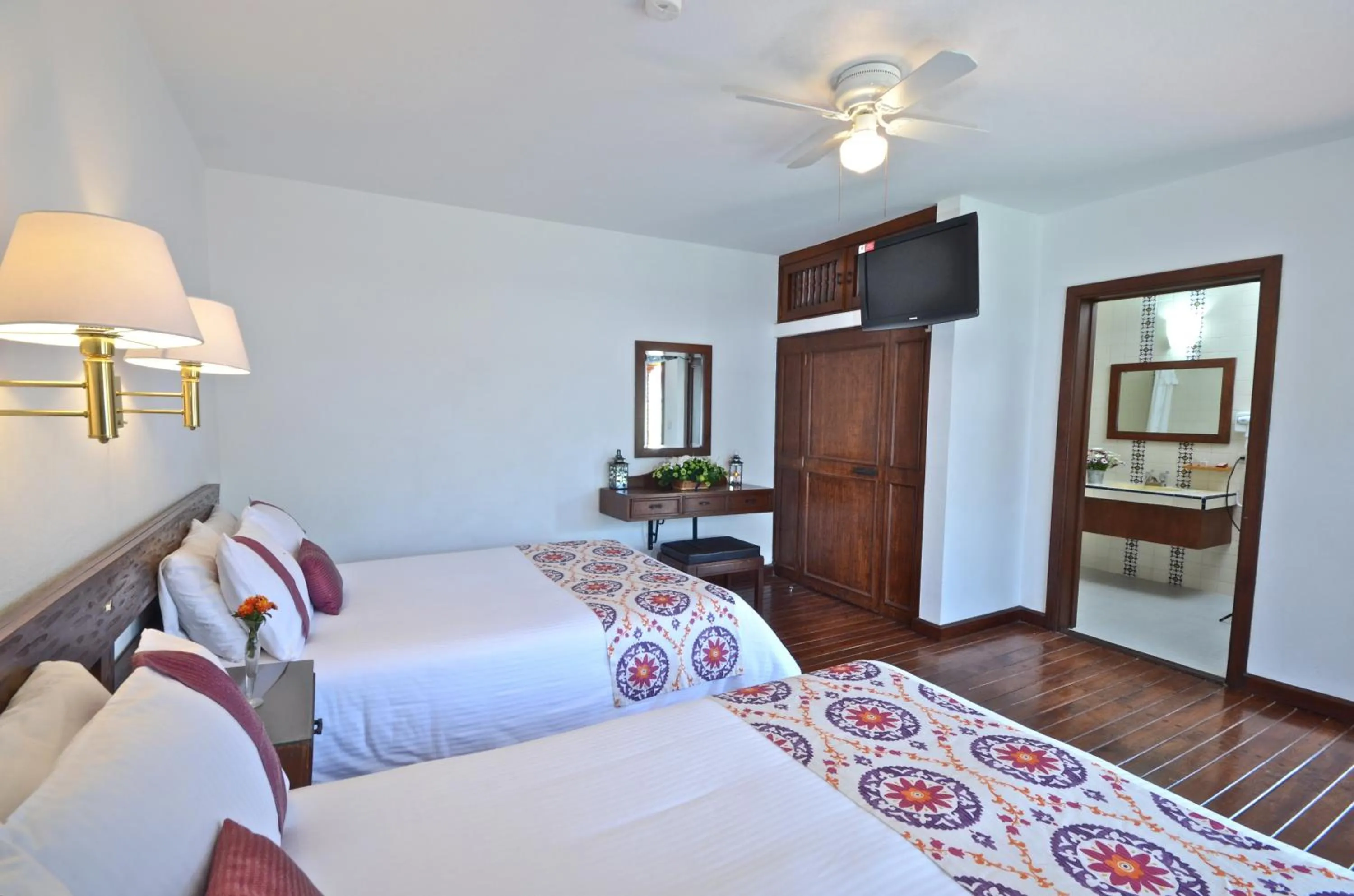 Photo of the whole room in Mision San Miguel de Allende