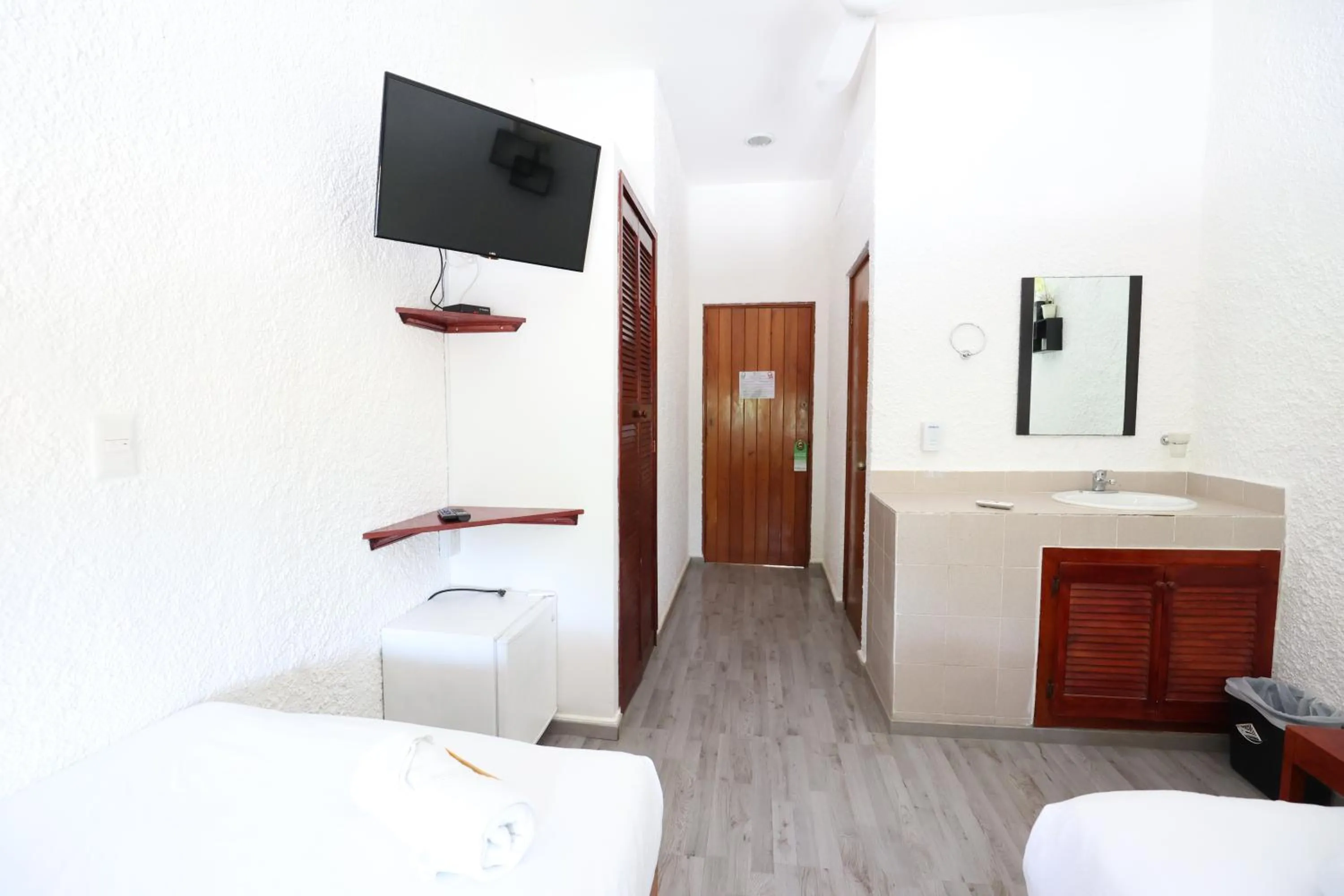 Bedroom, Bed in Hotel Bosque Caribe, 5th Av. zone