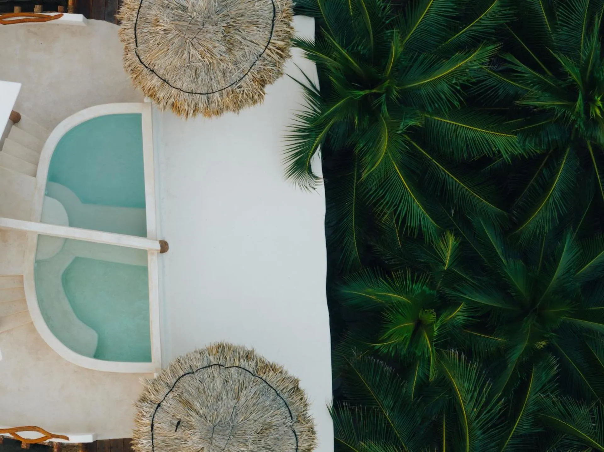 Swimming pool in Casa Las Tortugas Petit Beach Hotel & Spa