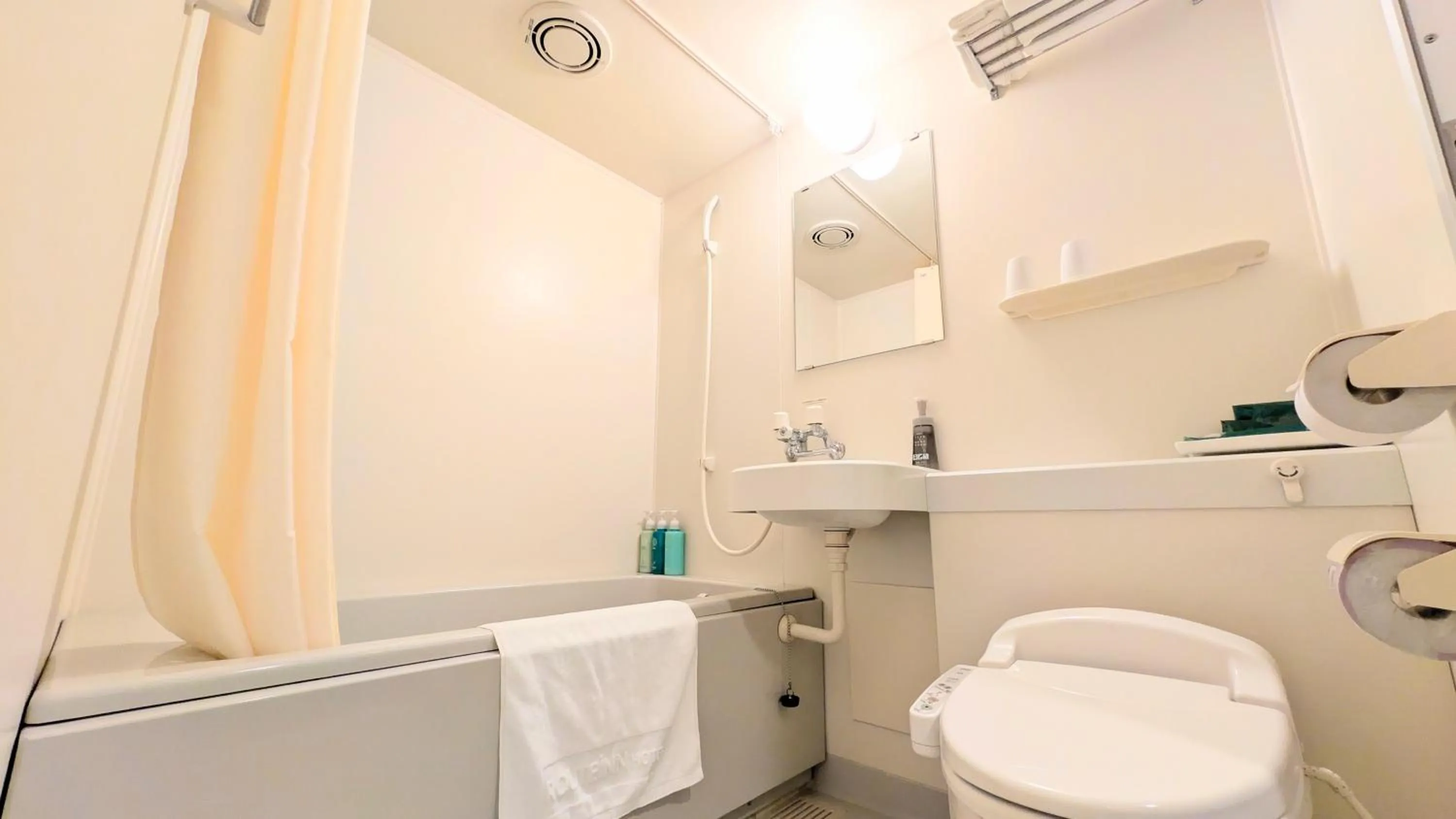 Photo of the whole room in Hotel Route-Inn Aomori Ekimae