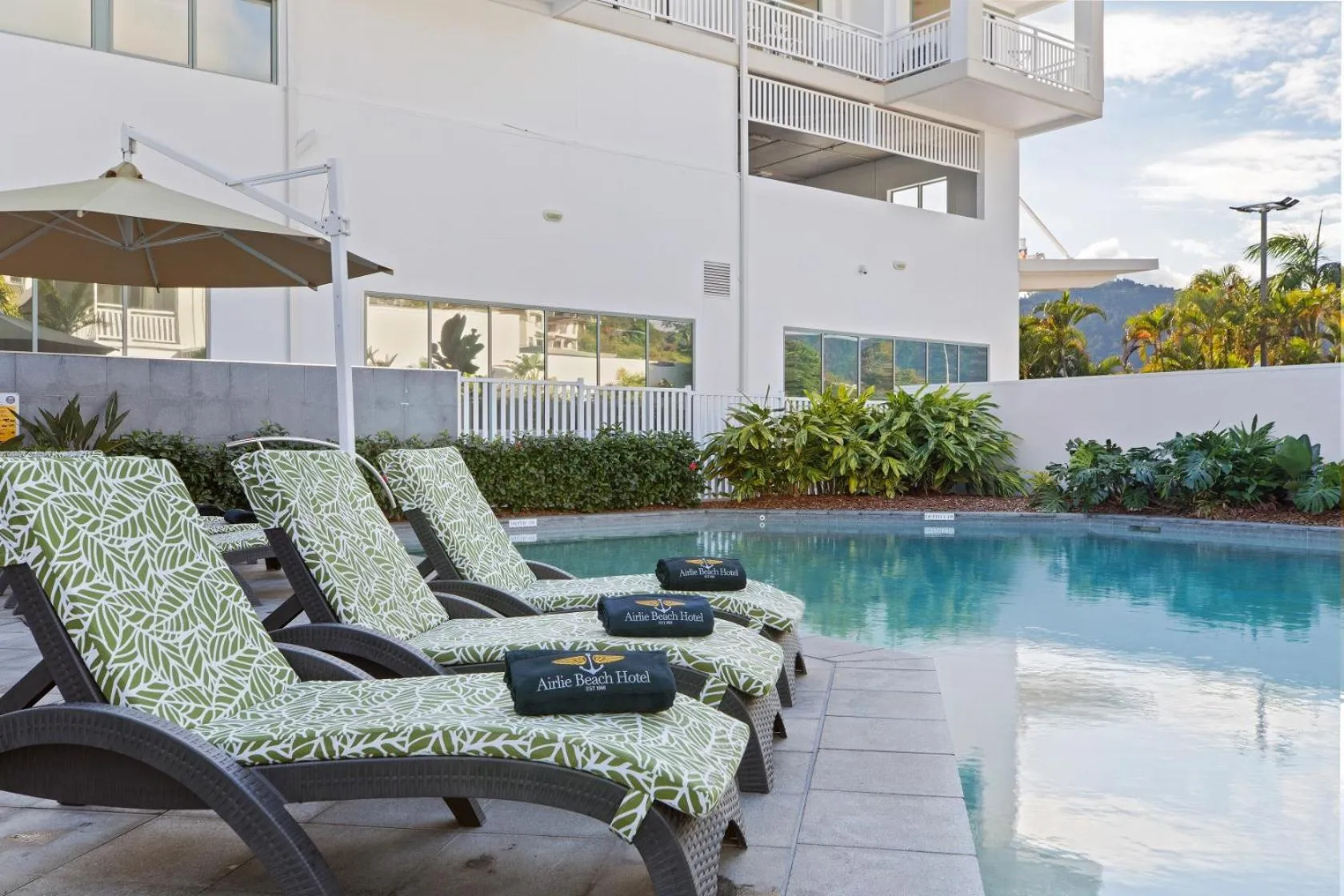 Swimming pool in Airlie Beach Hotel