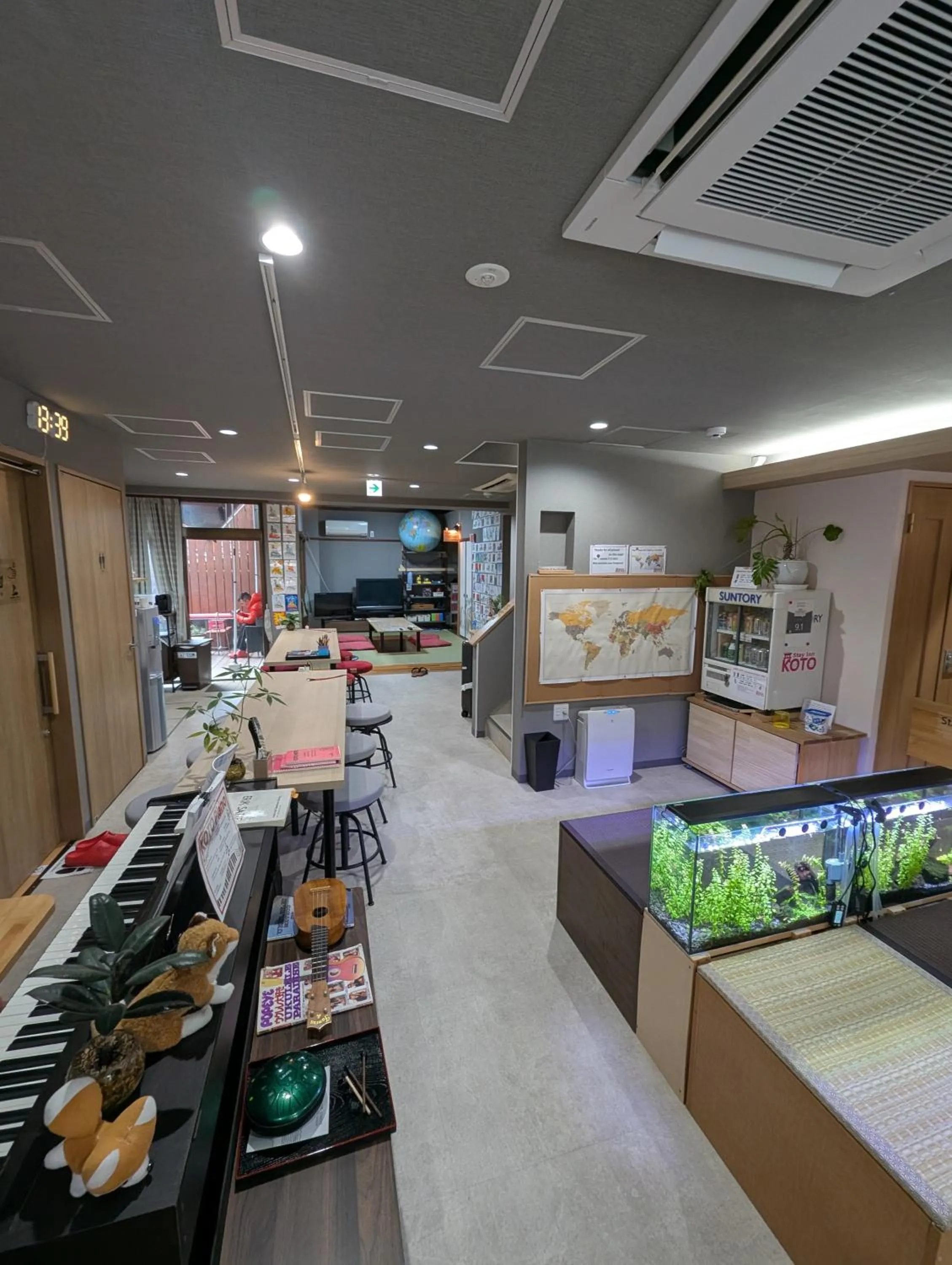 Communal lounge/ TV room in Stay Inn KOTO