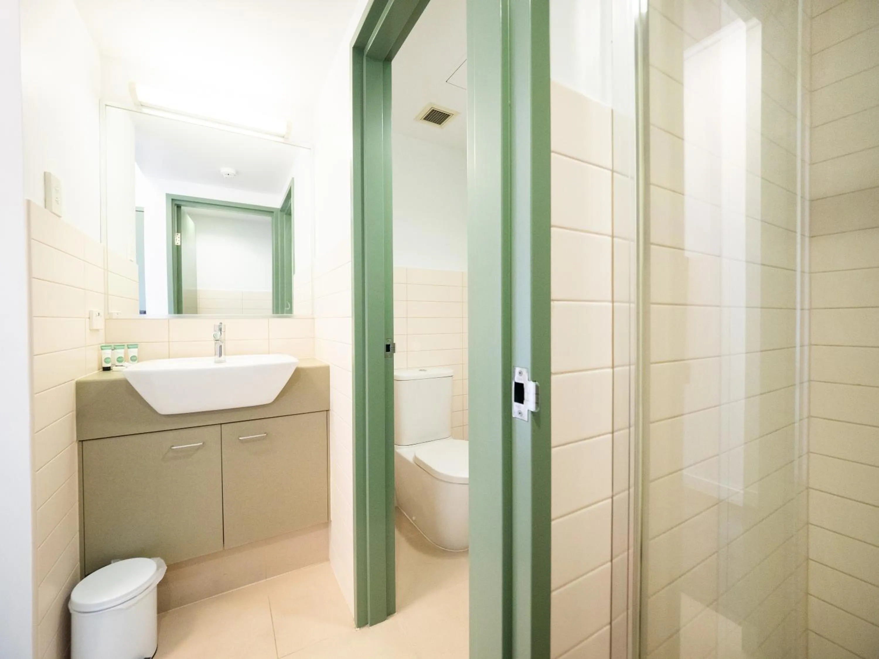 Bathroom in YHA Brisbane City