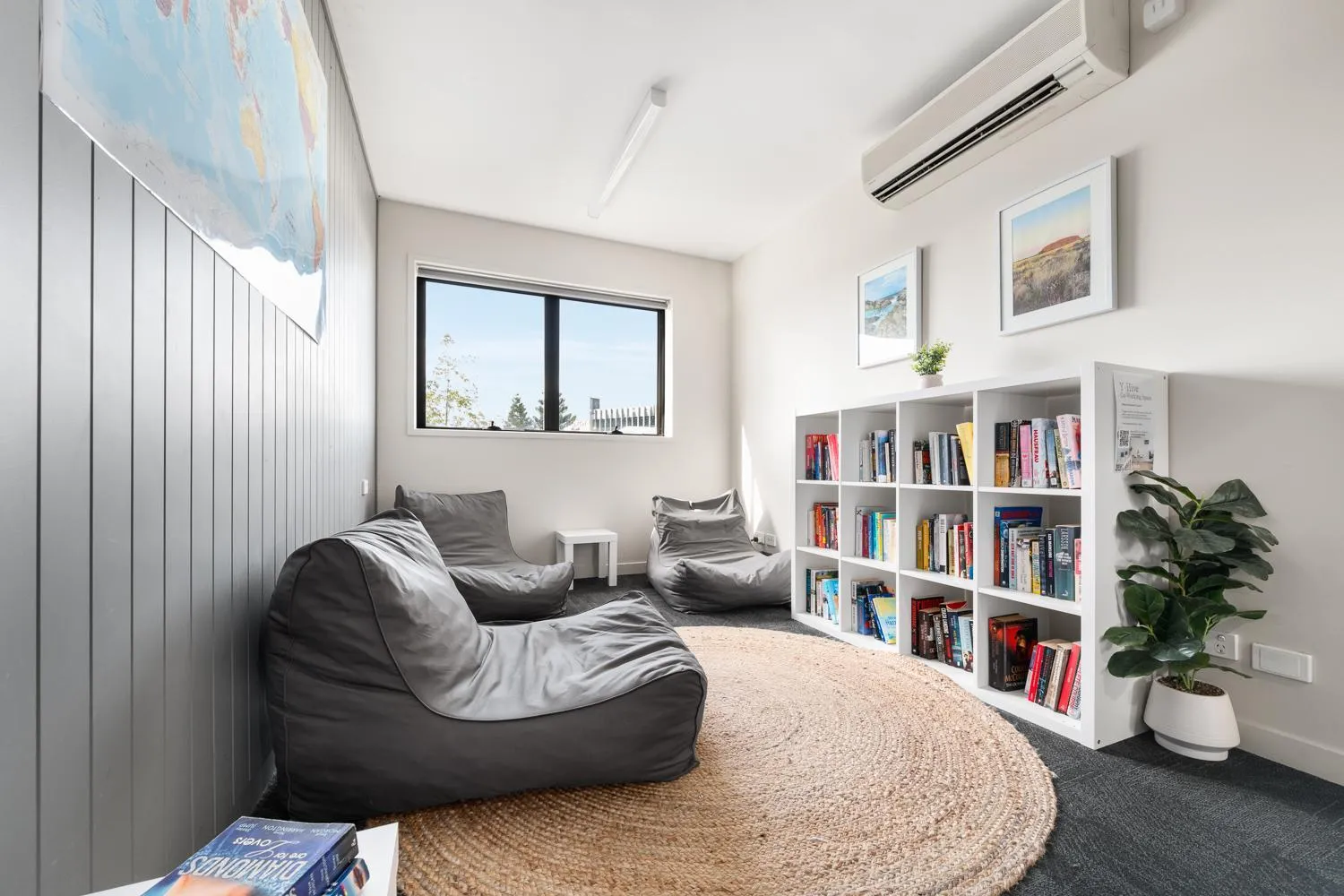 Library in YHA Brisbane City