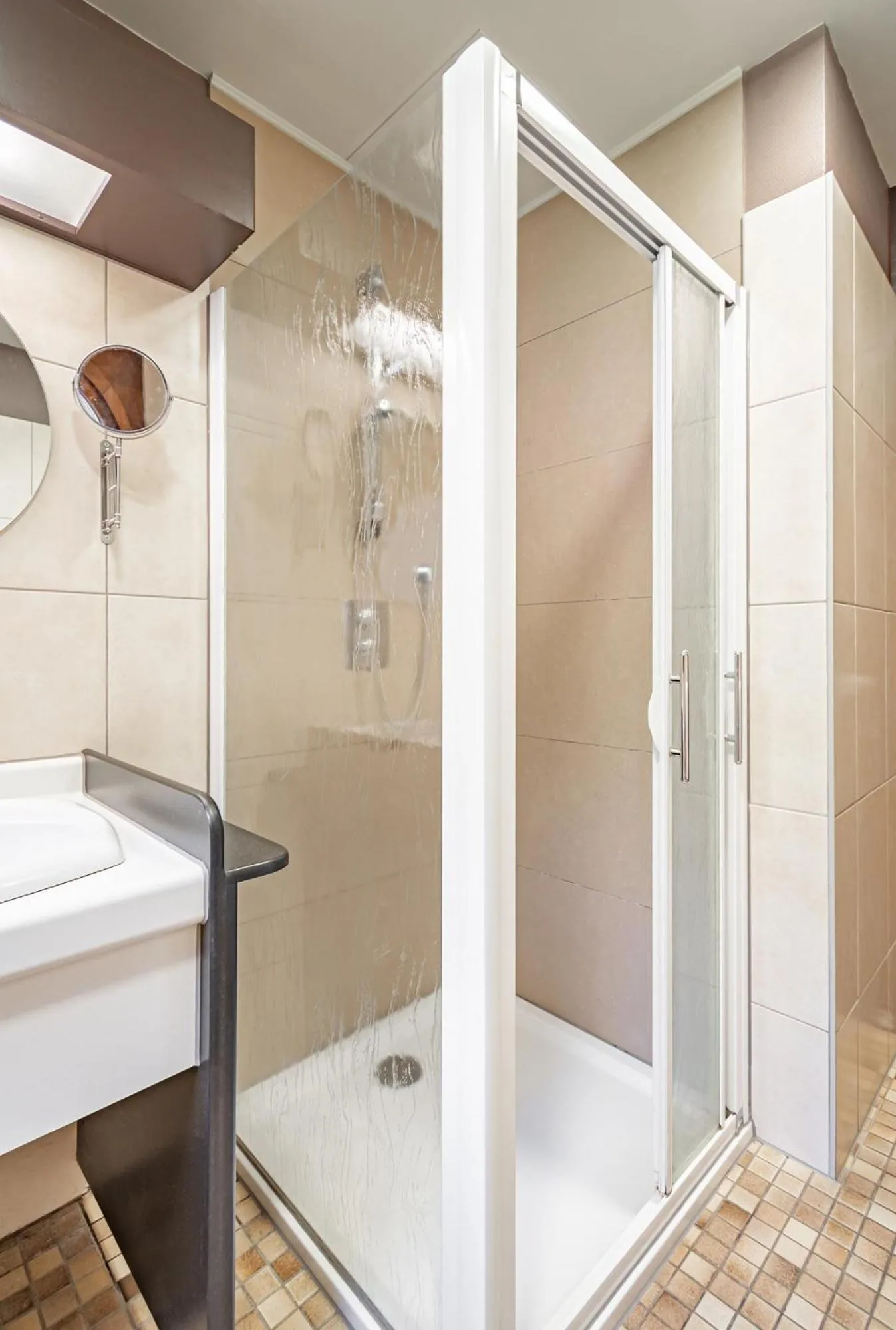 Bathroom in Les Rhodos