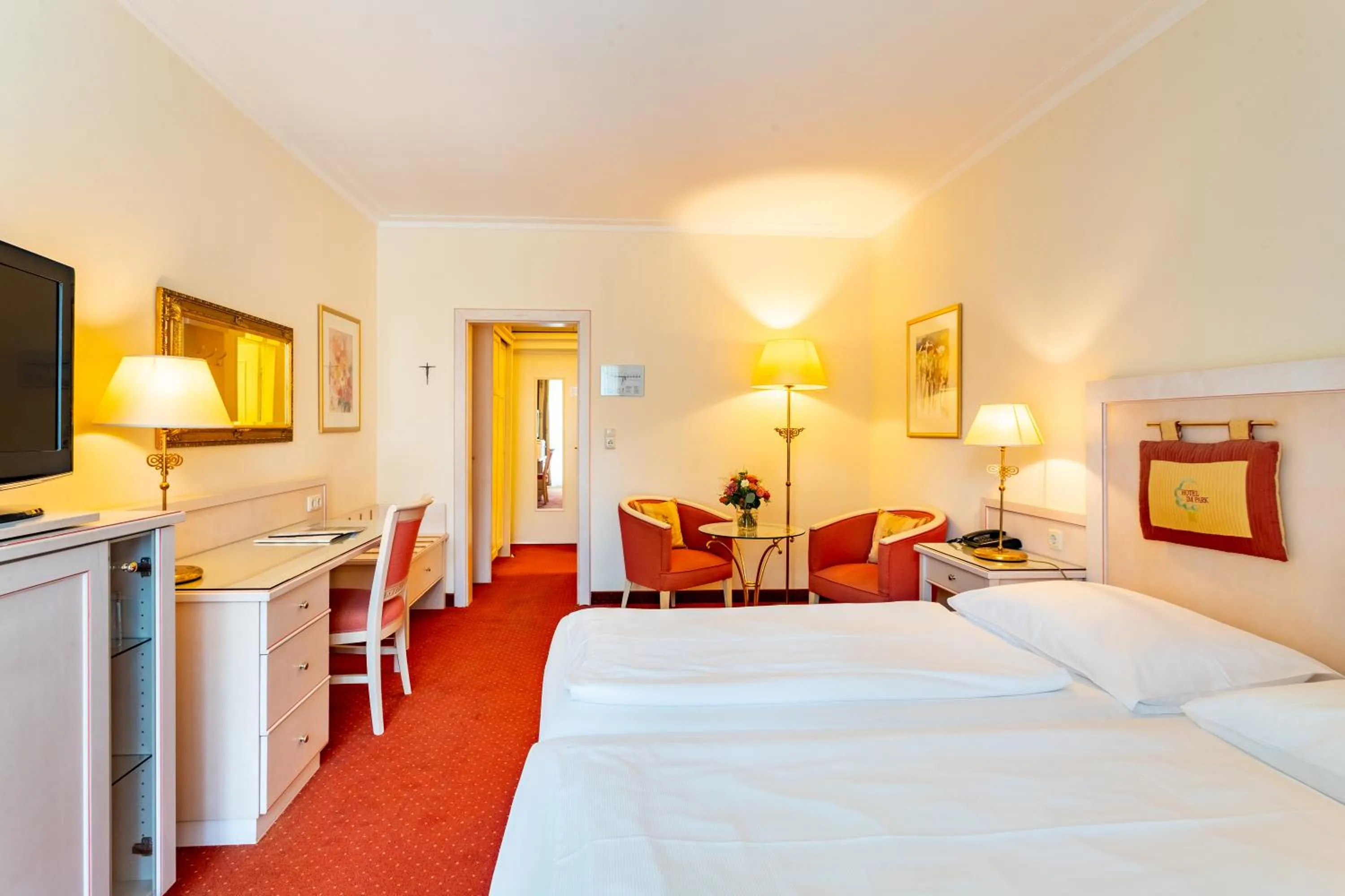 Deluxe Double or Twin Room with Balcony in Hotel im Park