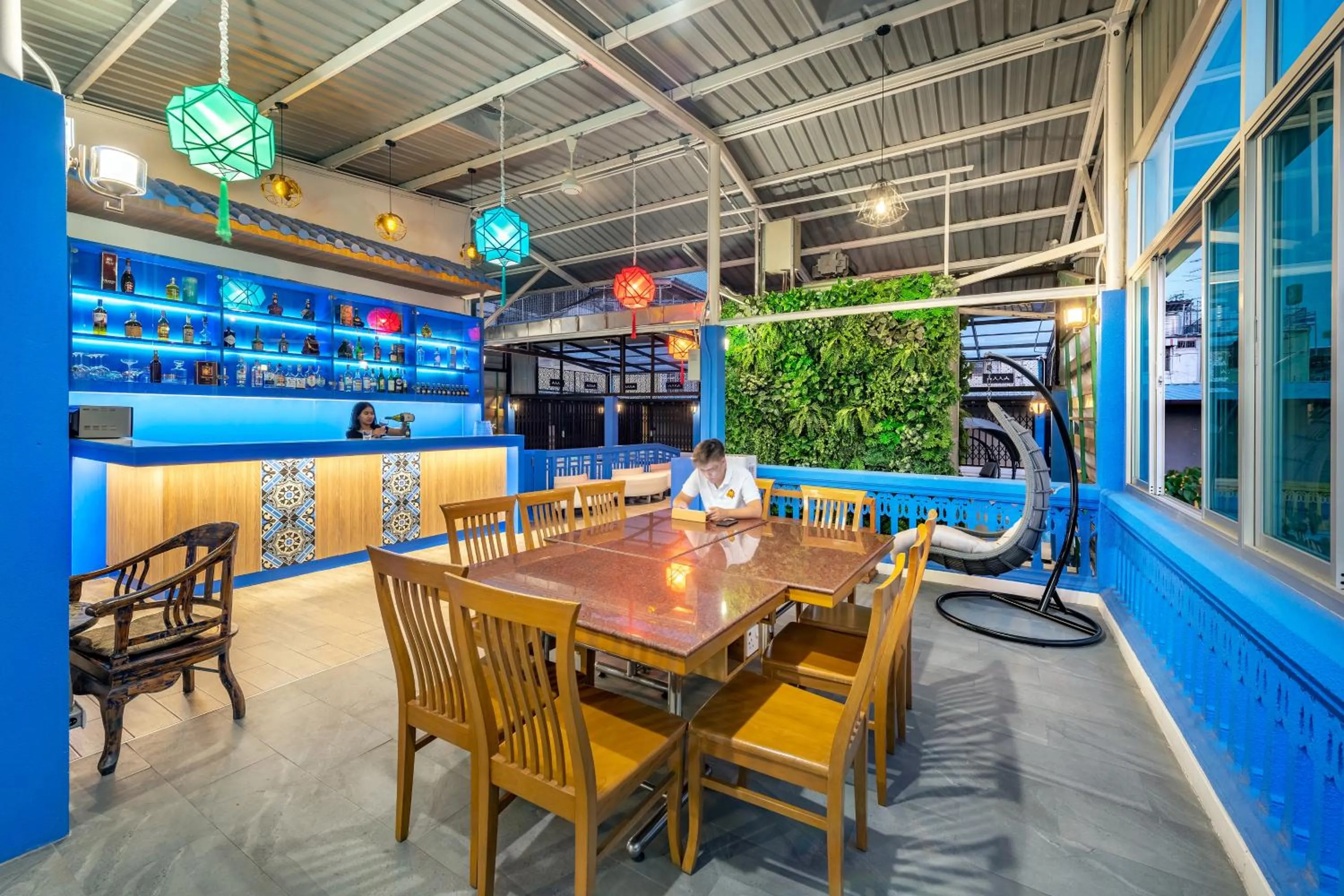 Restaurant/places to eat in Ama Hostel Bangkok