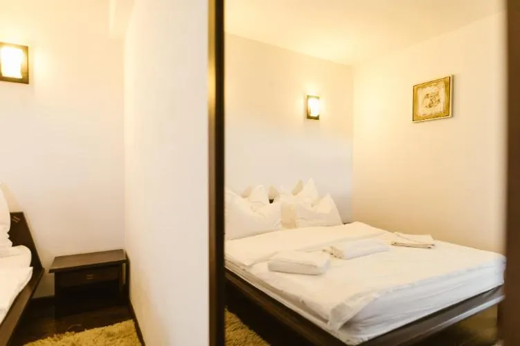 Bedroom, Bed in Hanul Conitei