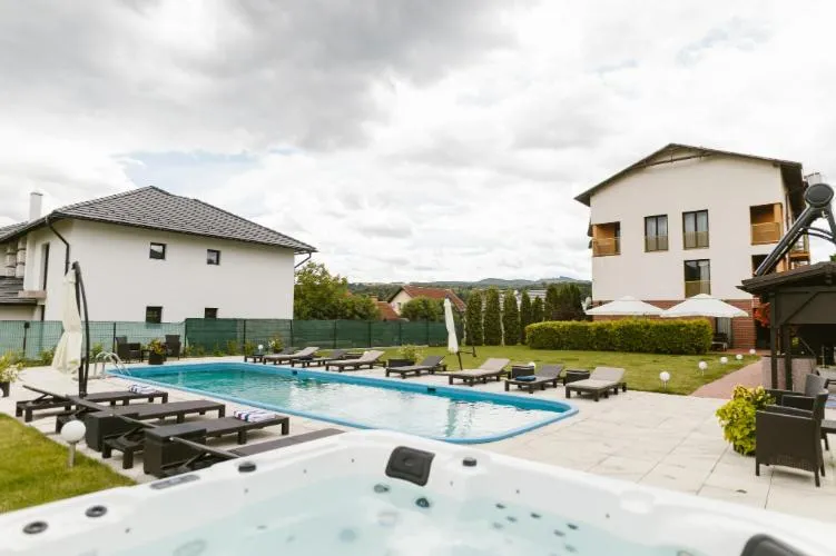 Pool view in Hanul Conitei