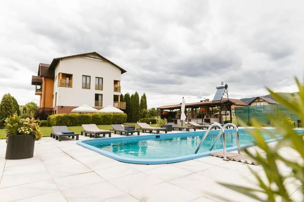 Pool view in Hanul Conitei