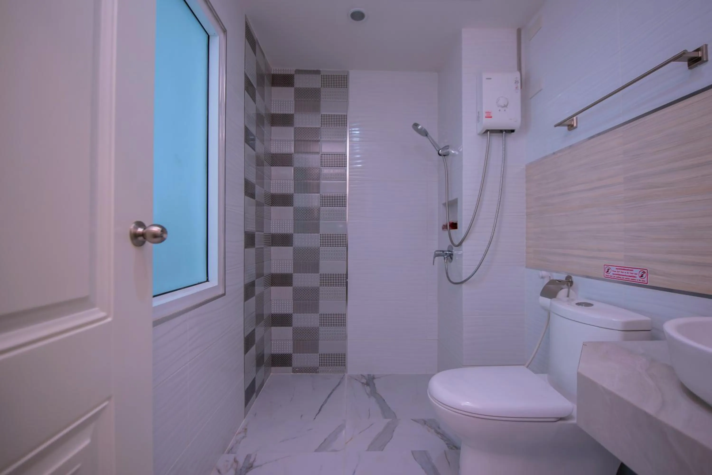 Shower in MS Hotel Sriracha