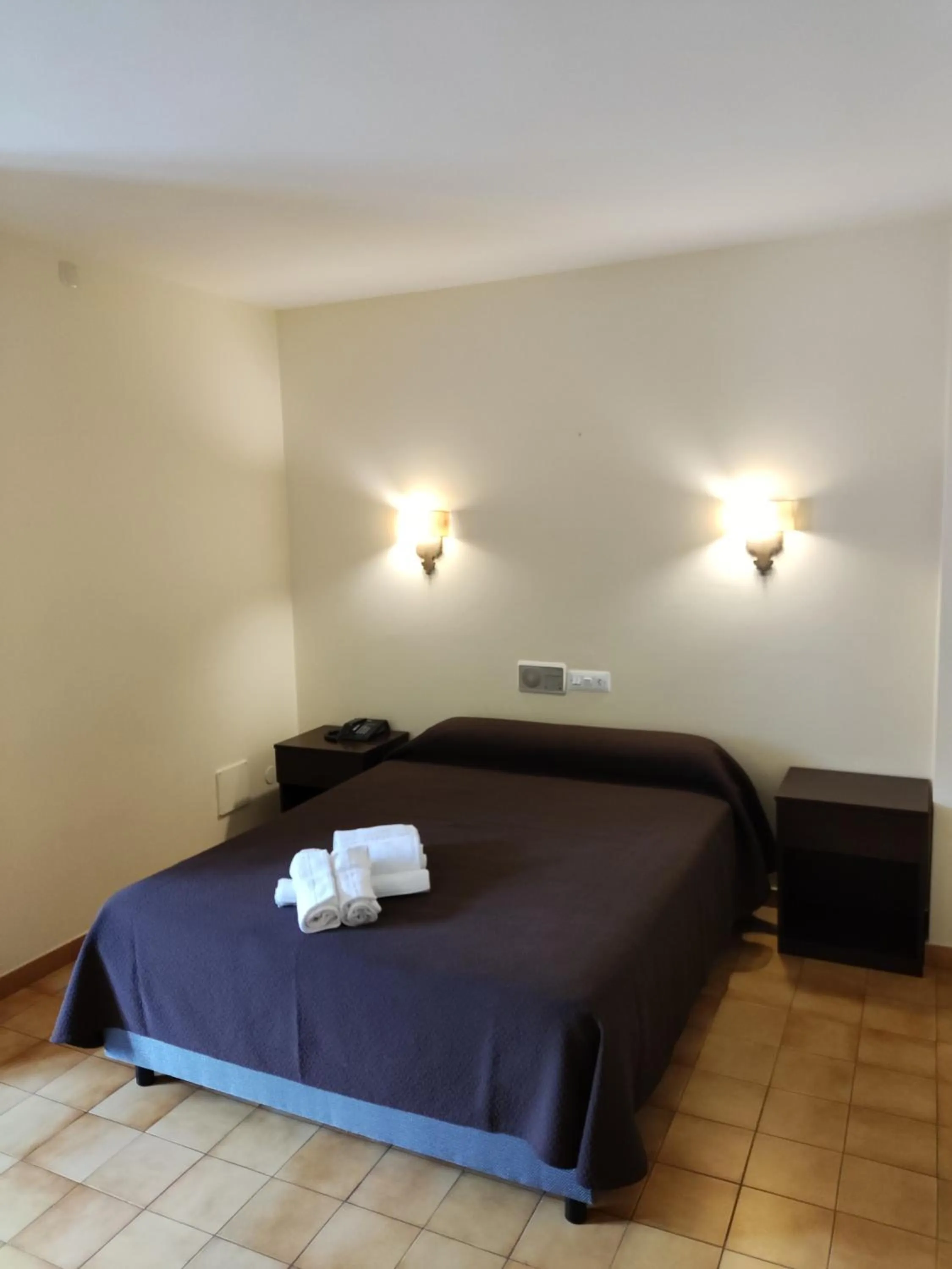 Bed in Hotel Nuevo Cachalote