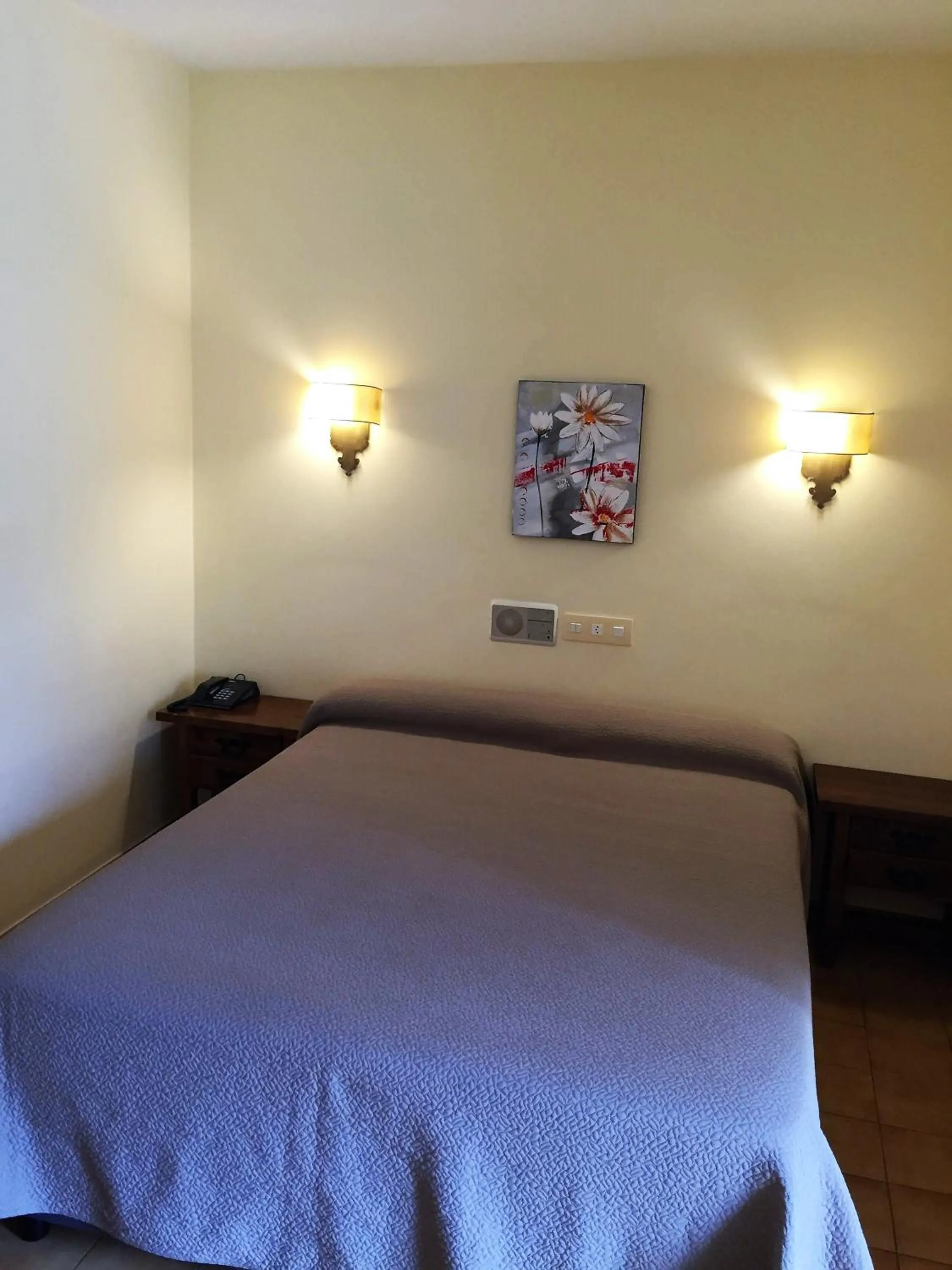 Bed in Hotel Nuevo Cachalote