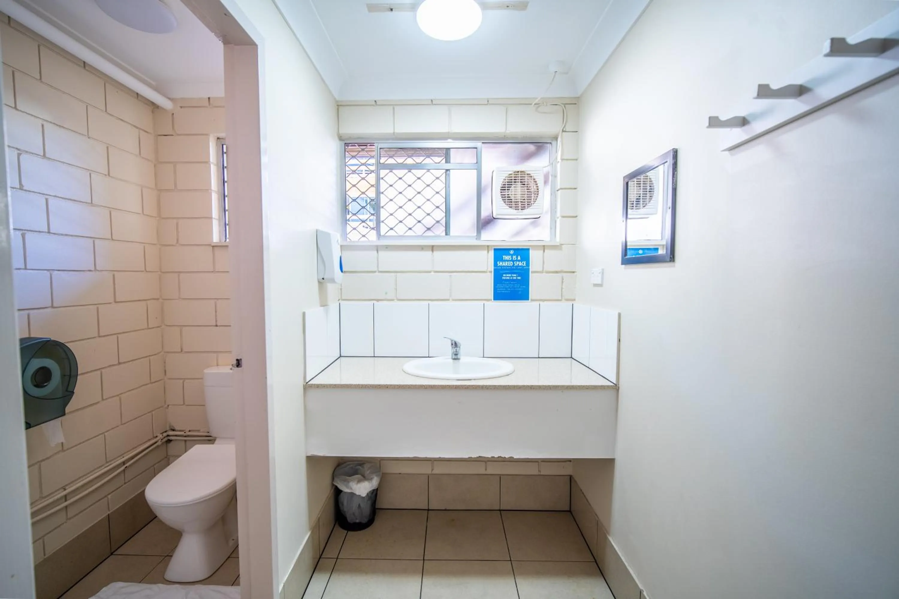 Toilet in The Hostel, Airlie Beach