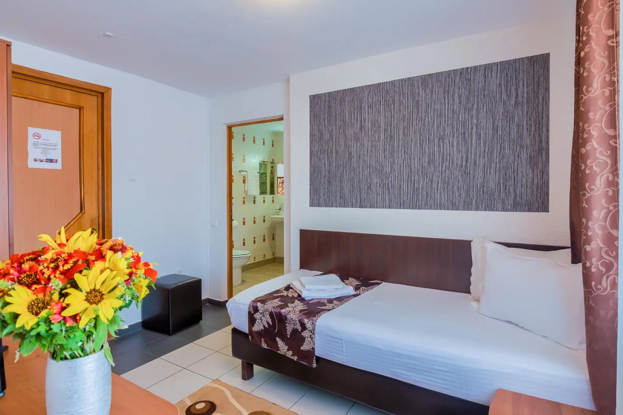 Bed in Hotel Tranzzit