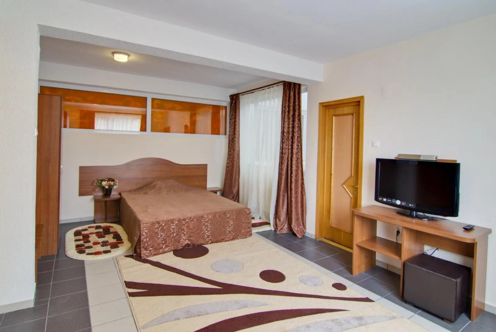 Bed in Hotel Tranzzit