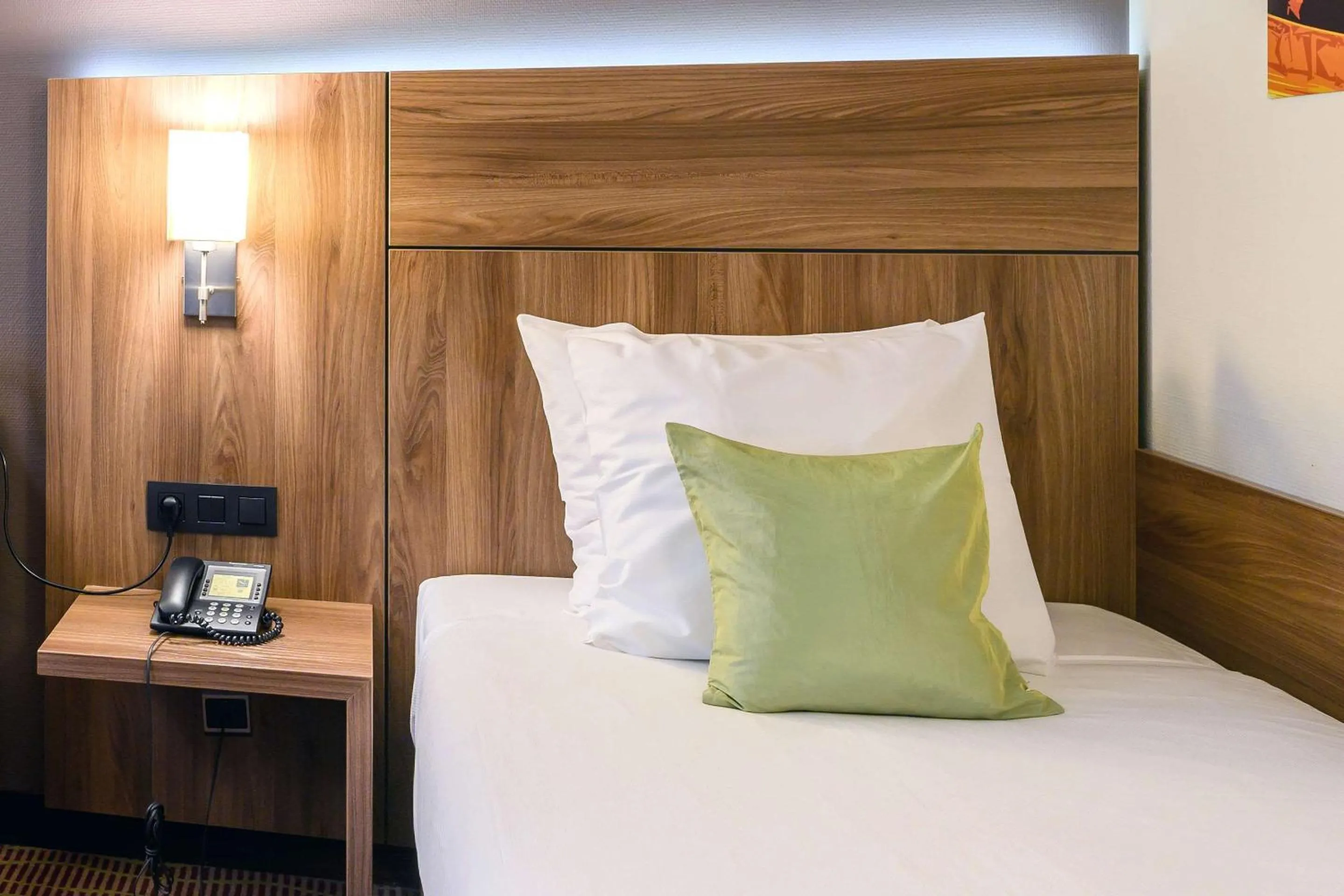 Photo of the whole room, Bed in Hotel Opera Antwerpen Centrum