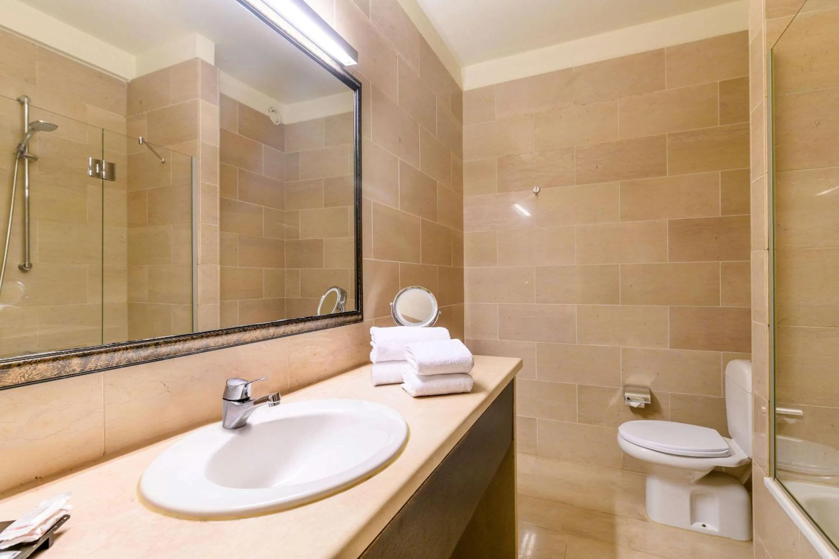 Bathroom in Hotel Opera Antwerpen Centrum