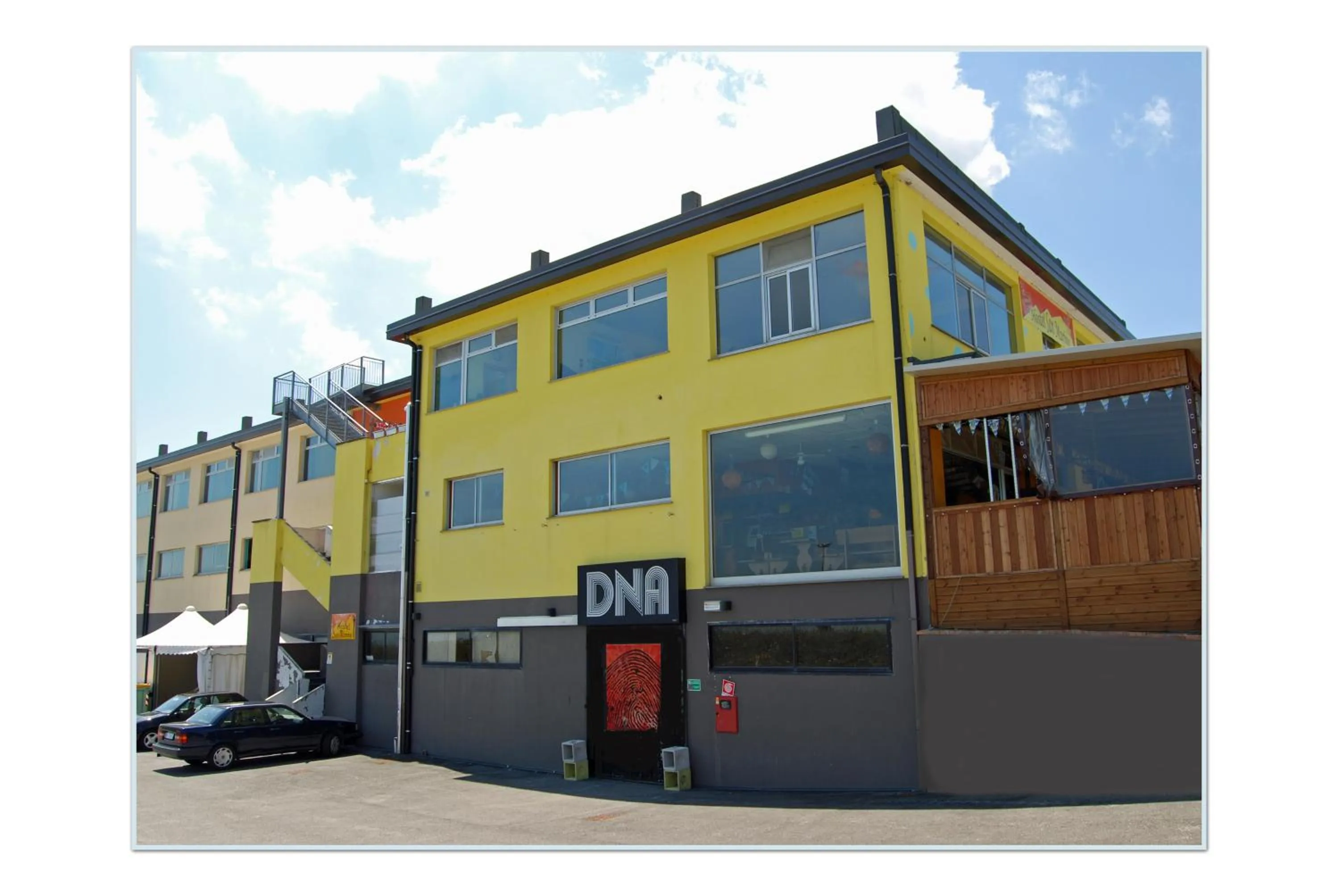 Facade/entrance in Hostel San Marino