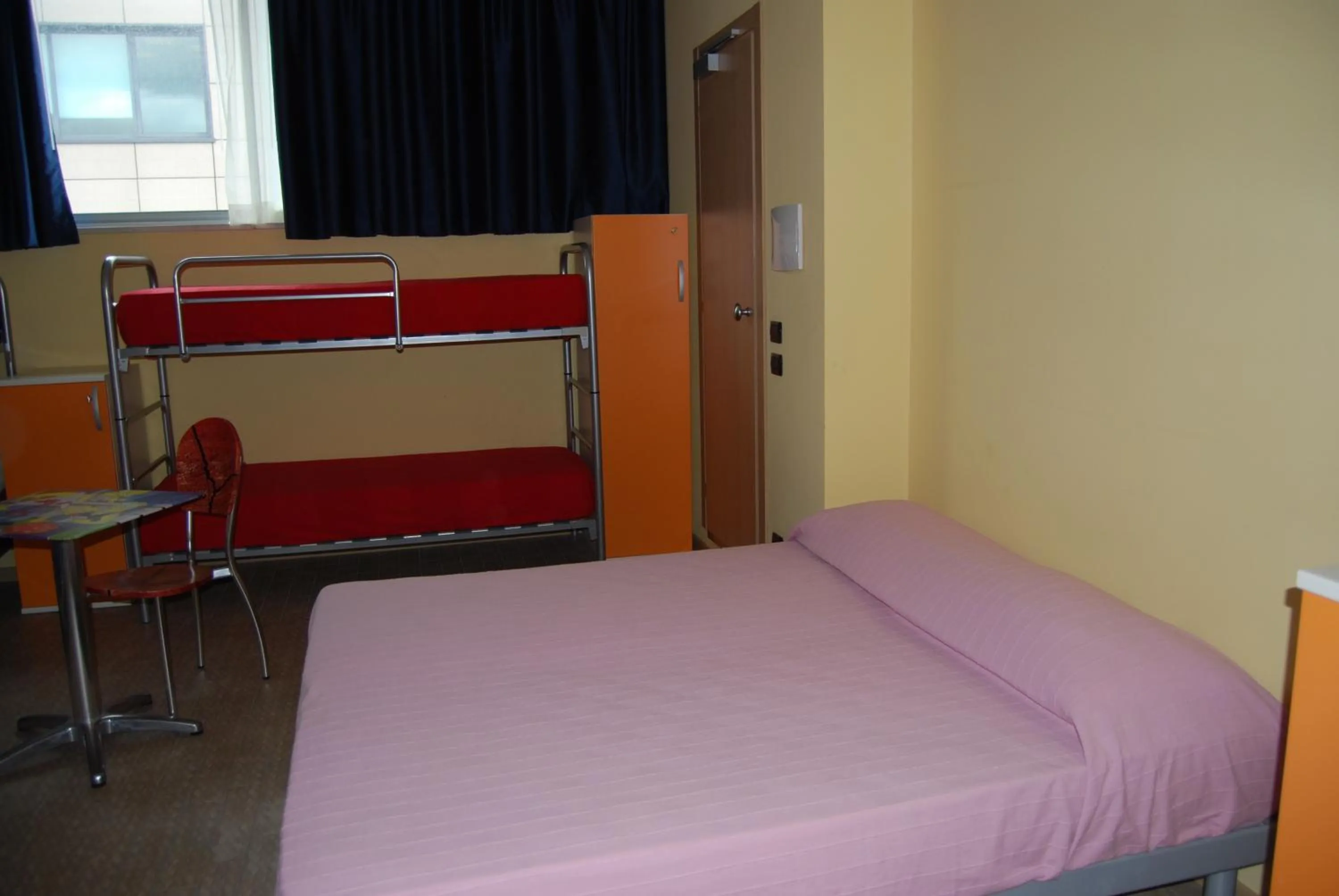 Photo of the whole room, Bed in Hostel San Marino