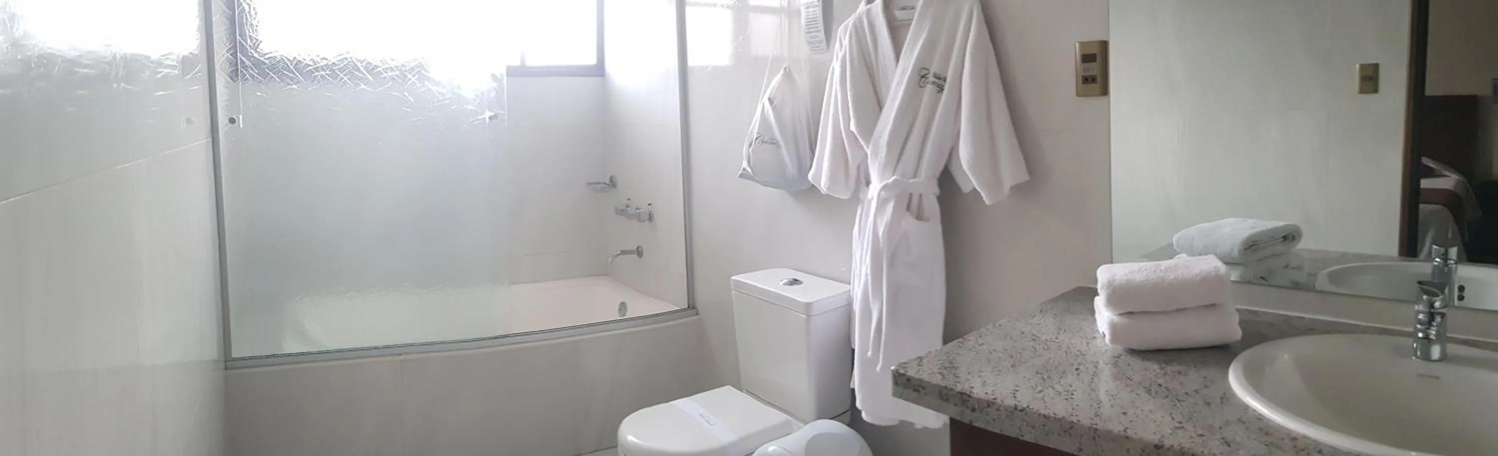 Shower in Hotel Boutique Casamagna