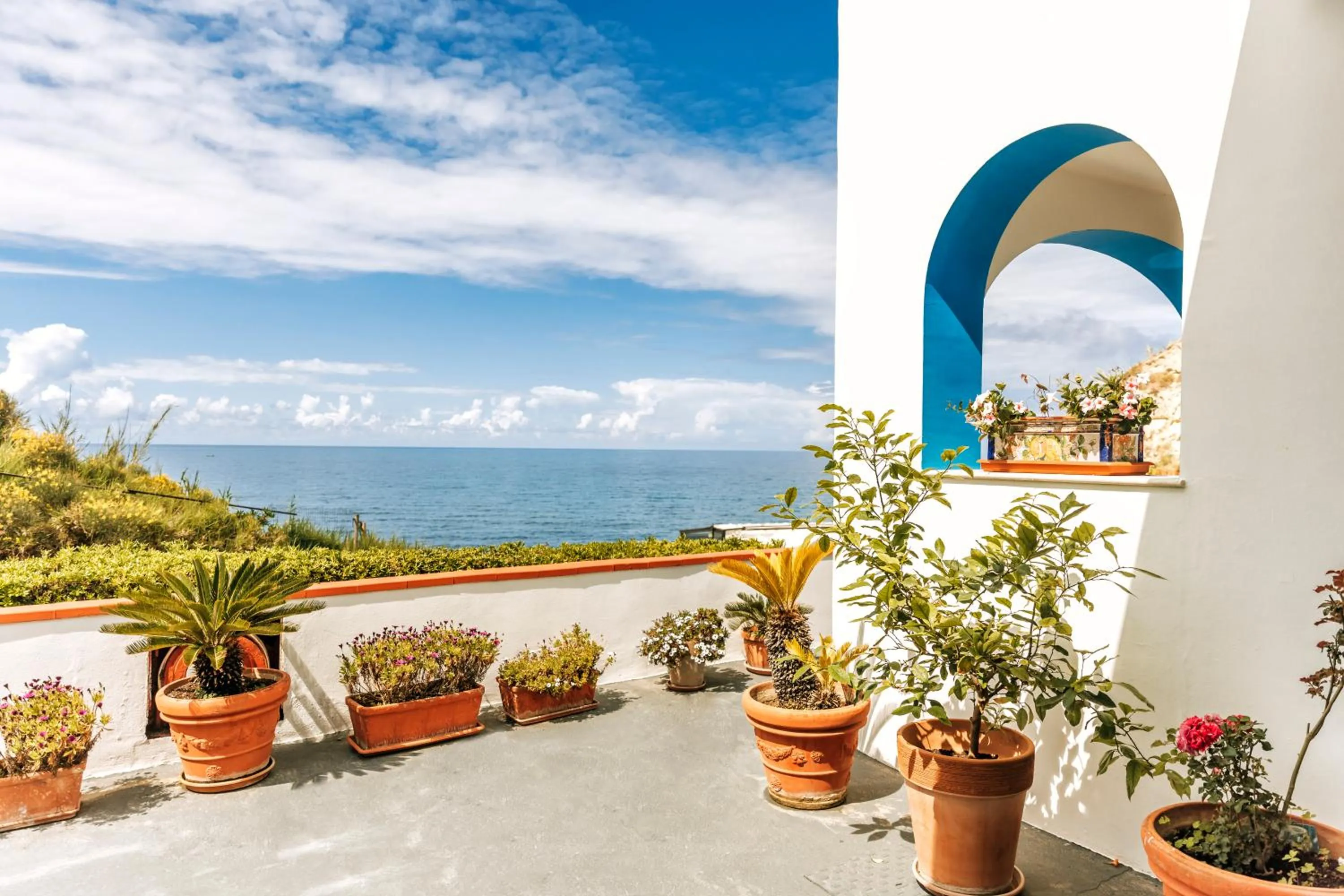Property building in Hotel Cava Dell'Isola