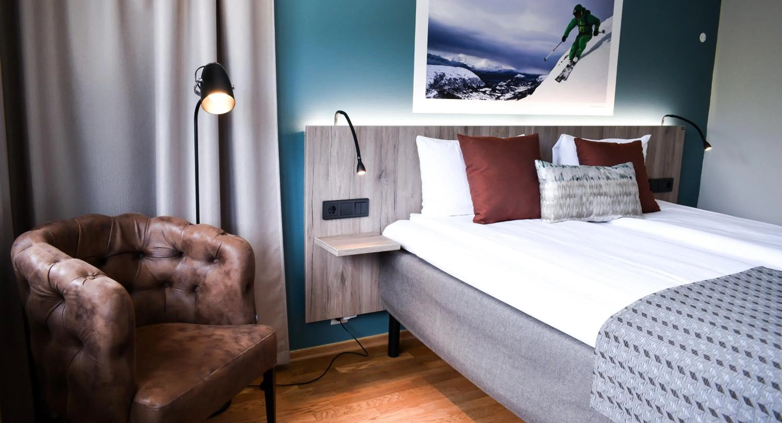 Photo of the whole room, Bed in Nordfjord Hotell