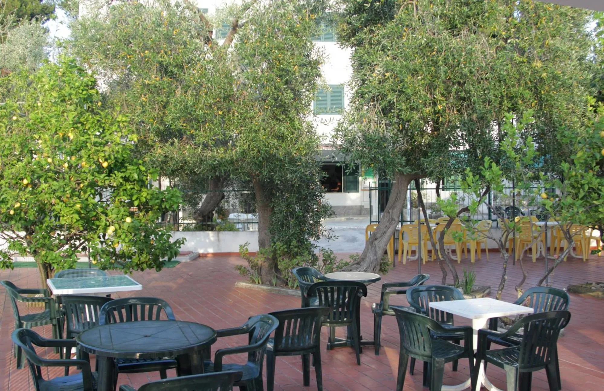 Property building in Albergo 2 Pini